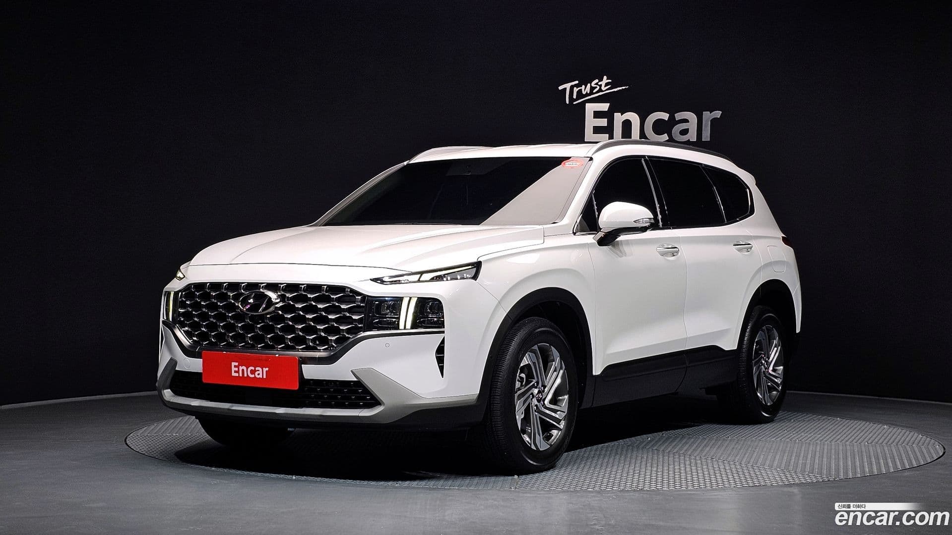 Main__Slider__Photo:Santafe Hyundai 2022.8-0