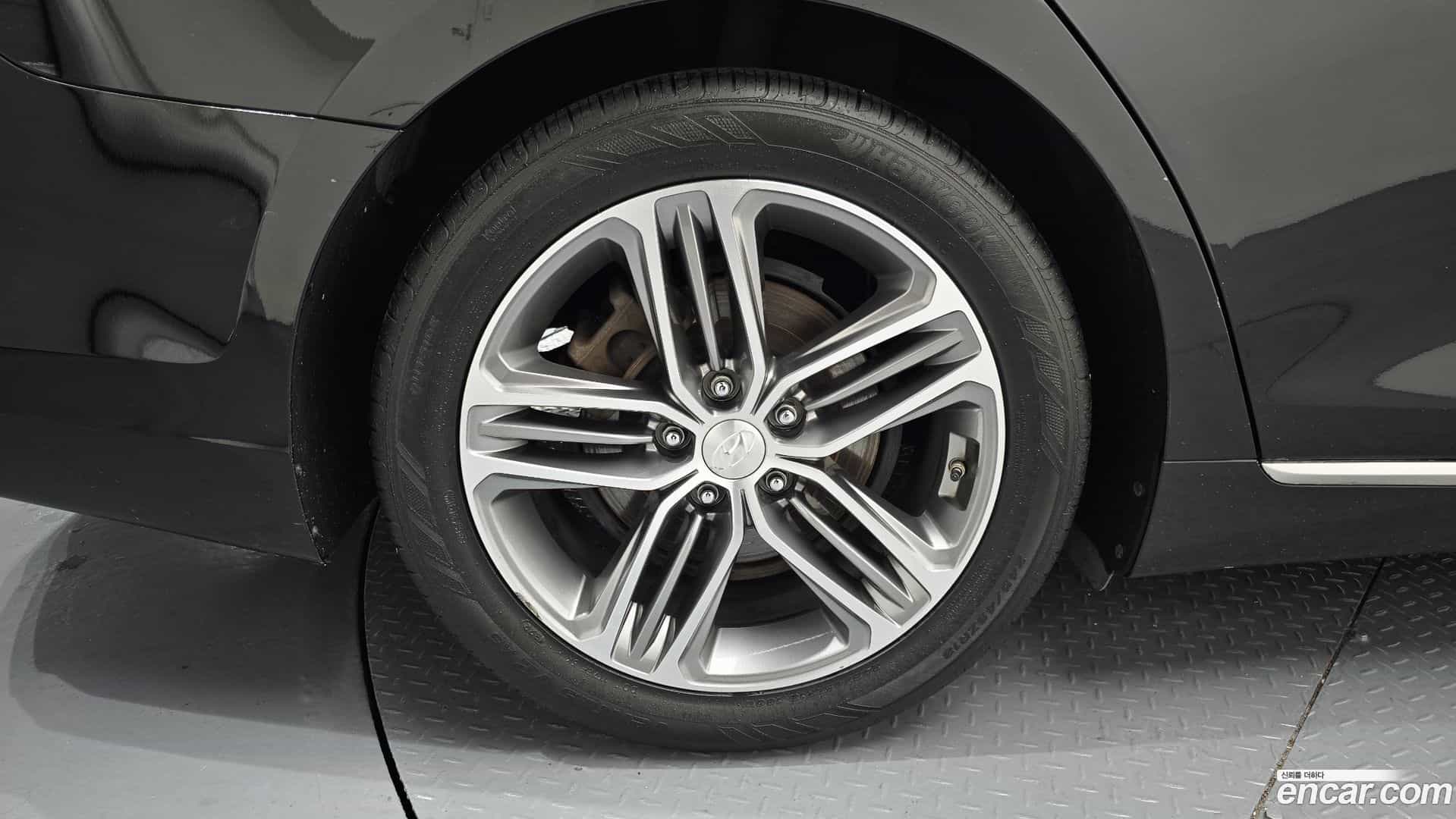Grandeur Hyundai 2017.4-OUTER-005