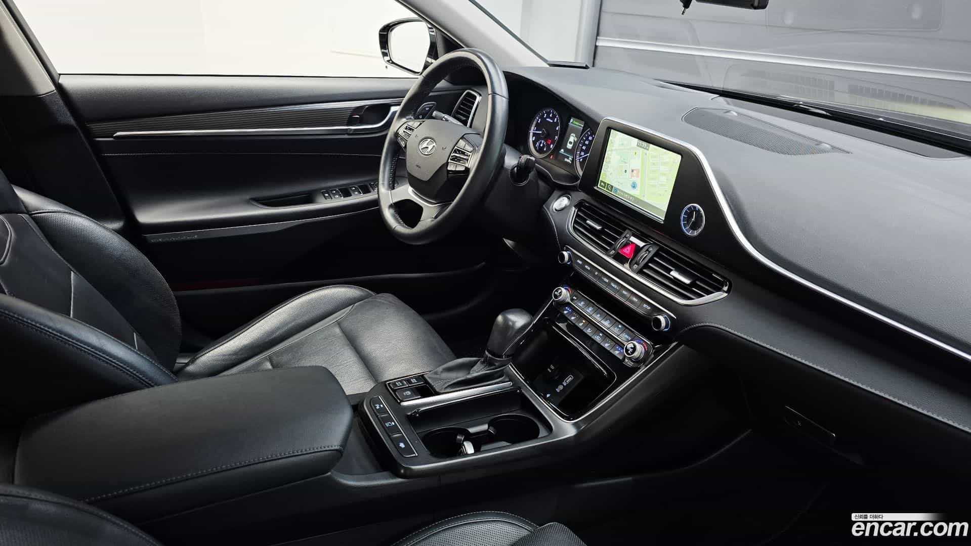 Grandeur Hyundai 2017.4-OPTION-023