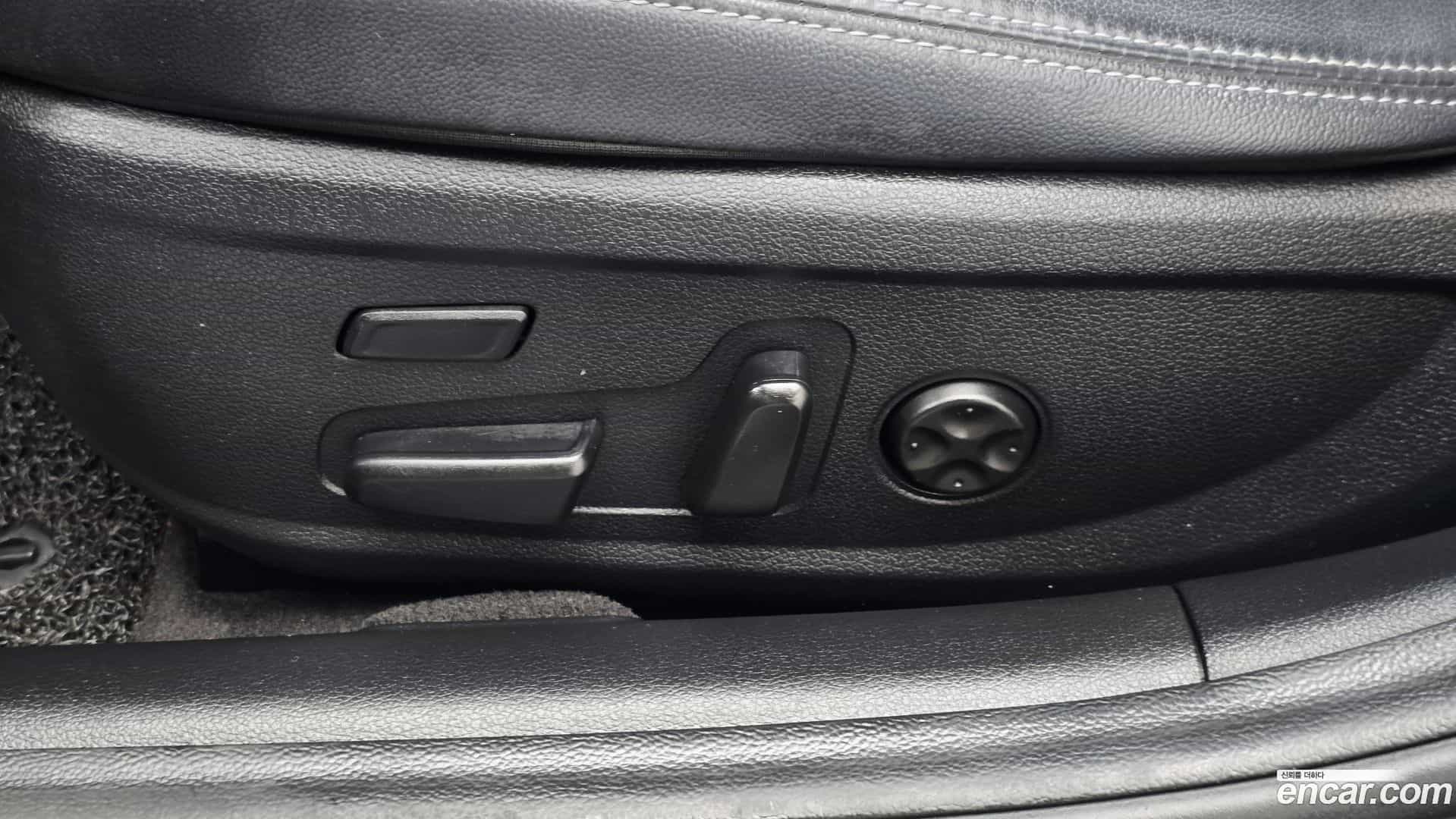 Grandeur Hyundai 2017.4-OPTION-044