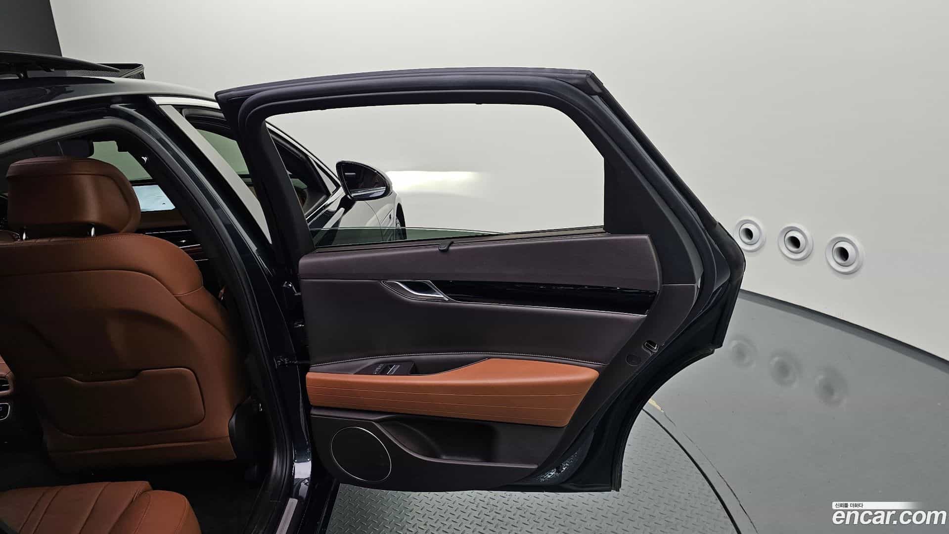 G80 Genesis 2023.4-INNER-035
