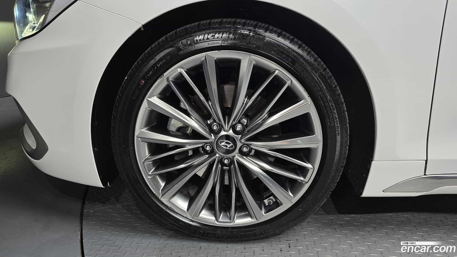 Grandeur Hyundai 2018.7-OUTER-005