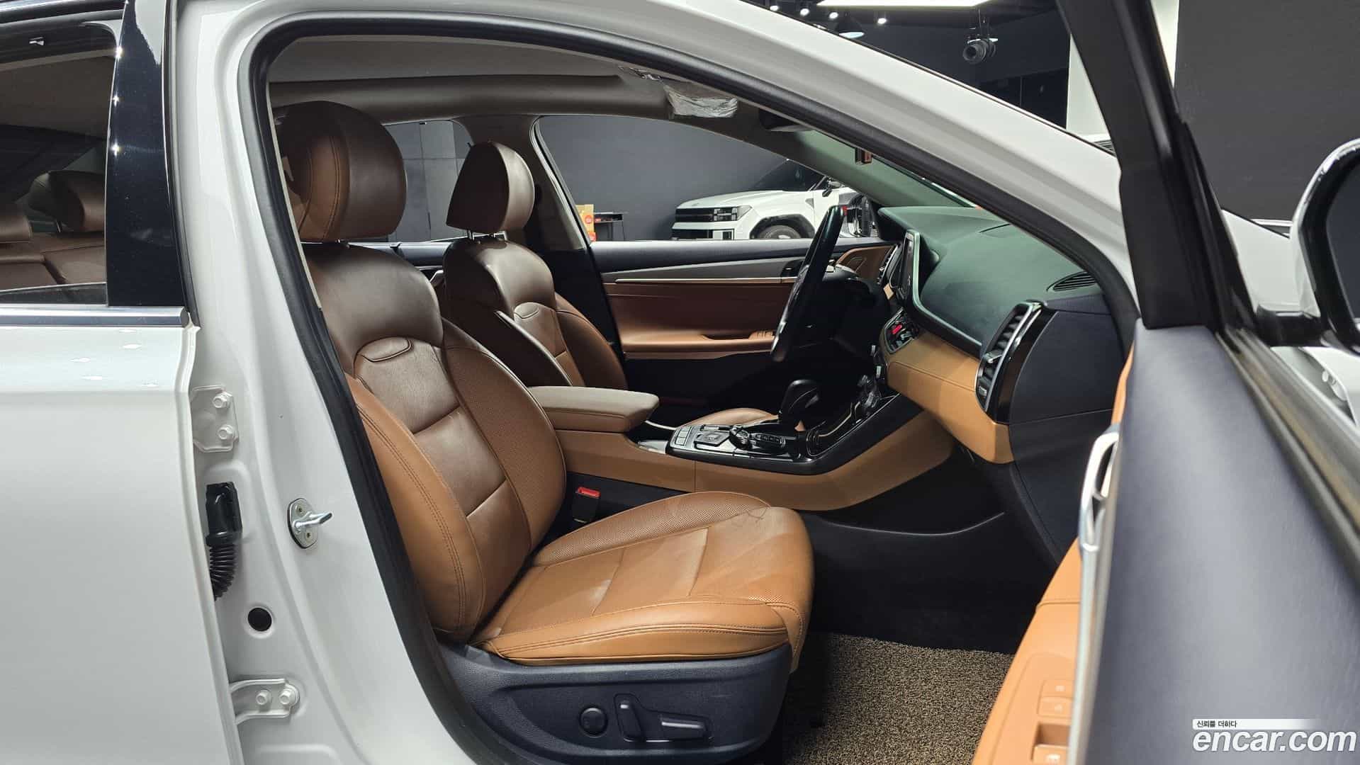 Grandeur Hyundai 2018.7-OPTION-015