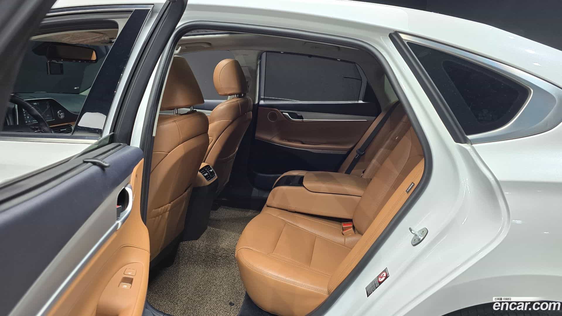 Grandeur Hyundai 2018.7-OPTION-016