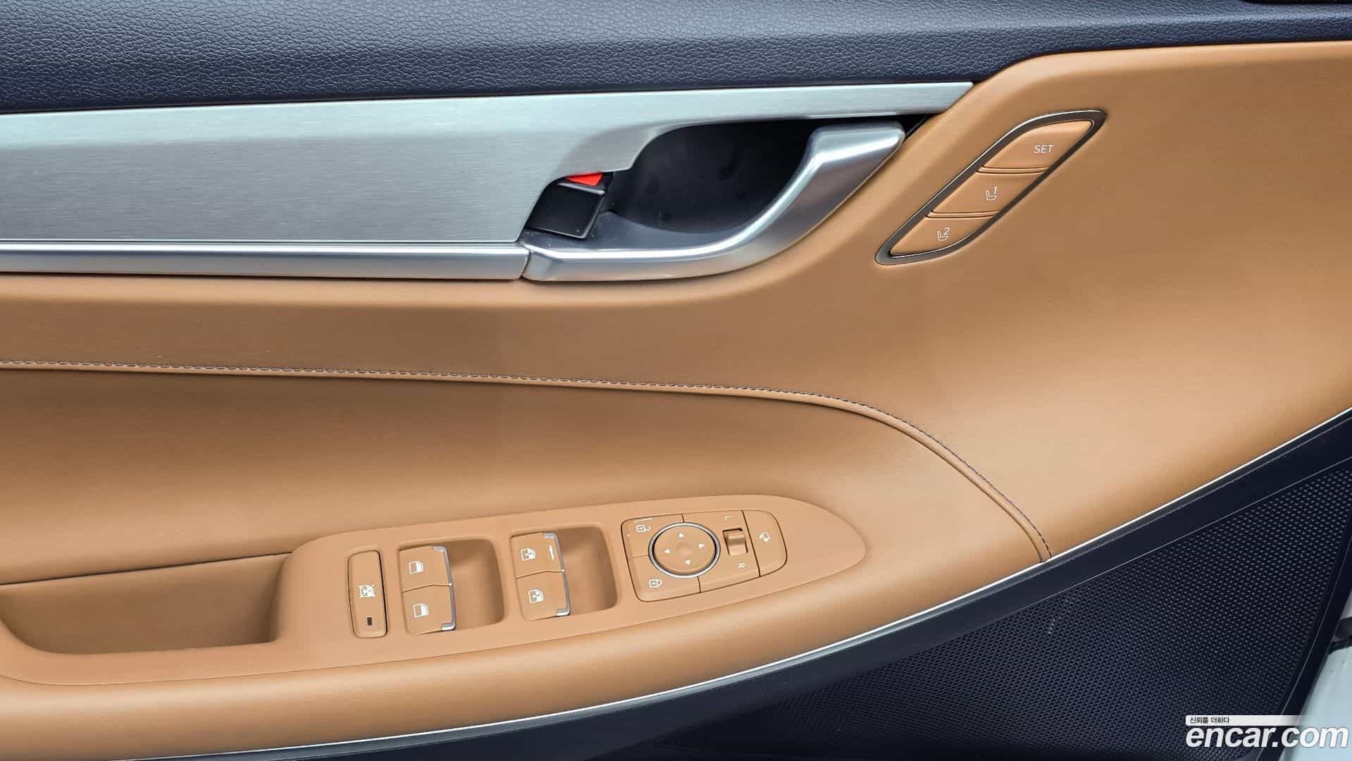 Grandeur Hyundai 2018.7-OPTION-021