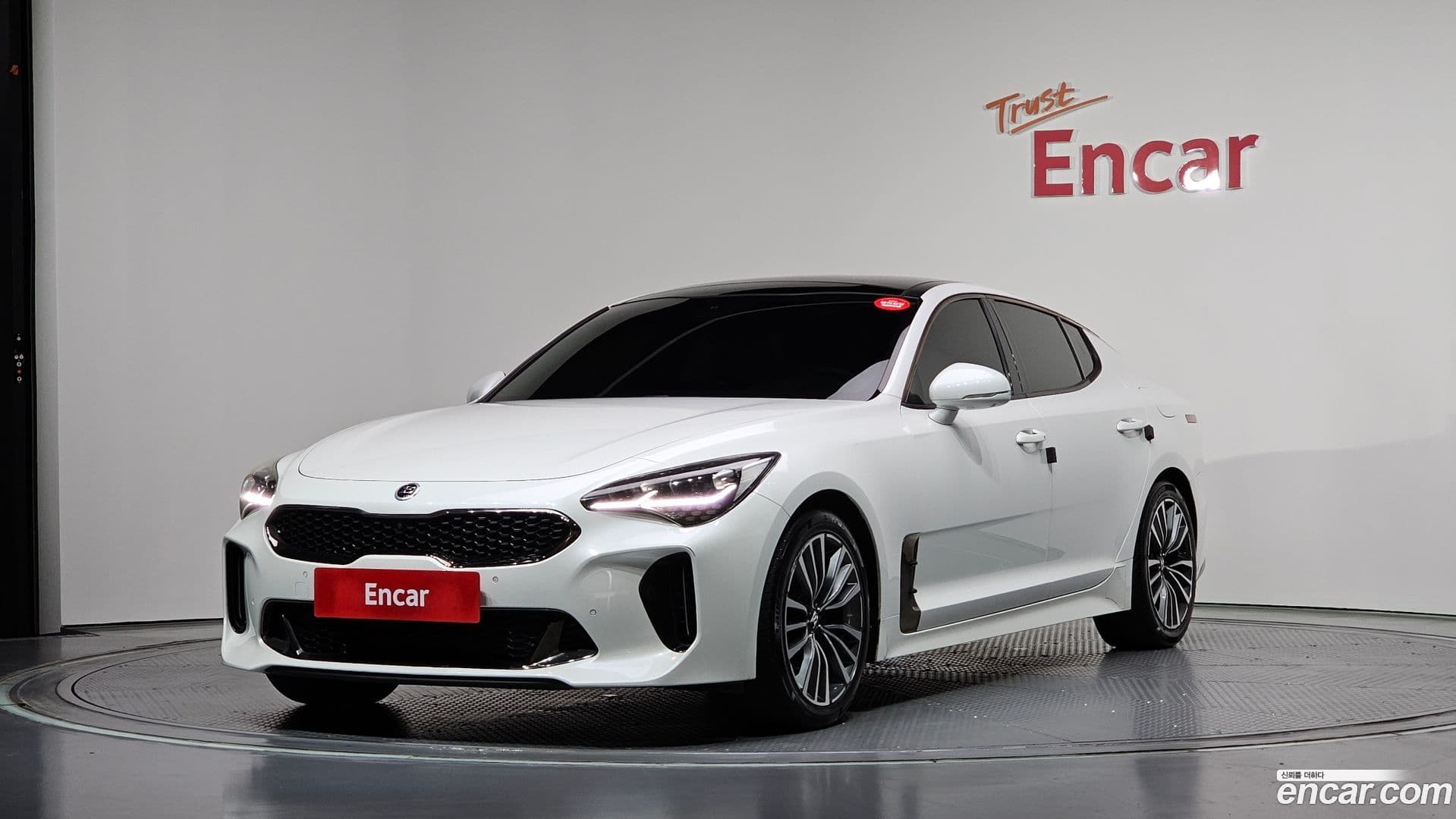 Main__Slider__Photo:Stinger Kia 2017.9-0