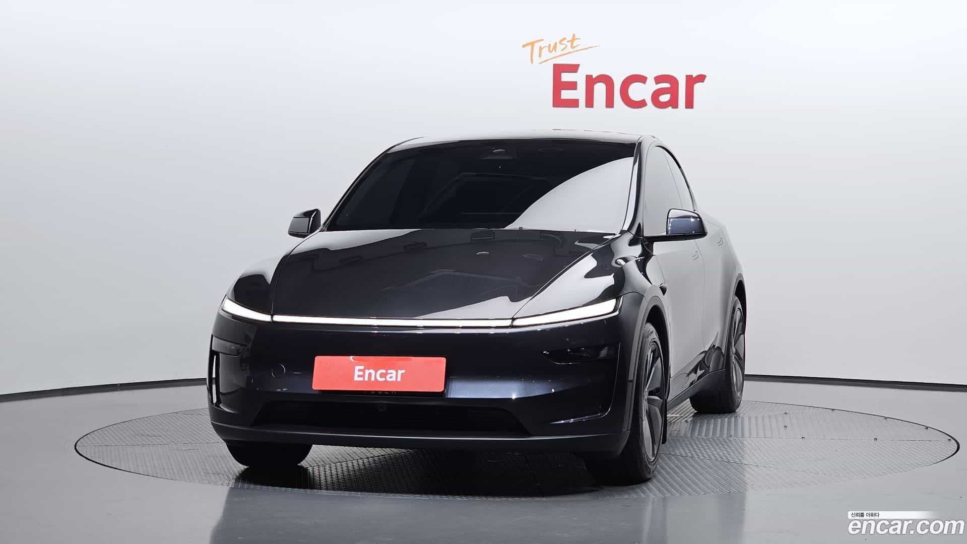 Model Y Tesla 2025.8-OUTER-003