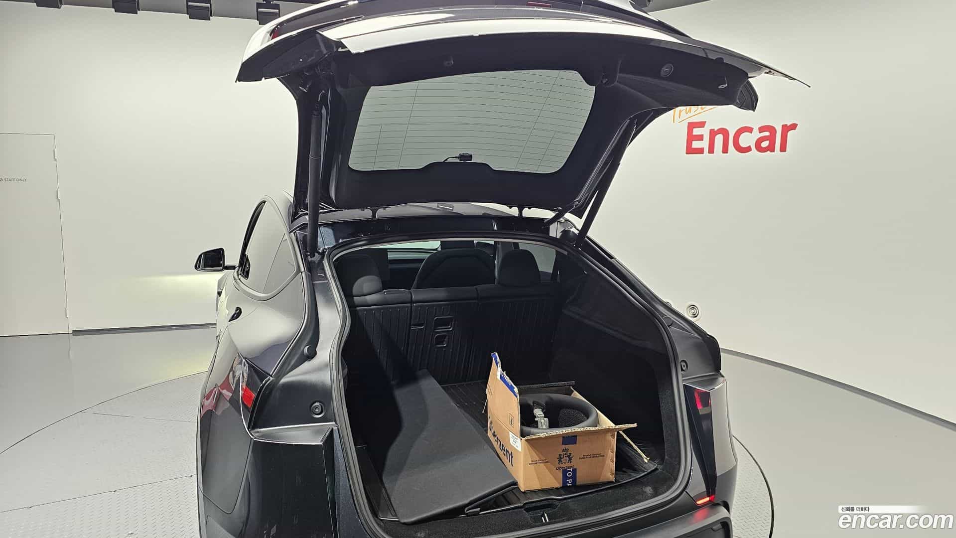 Model Y Tesla 2025.8-OPTION-048
