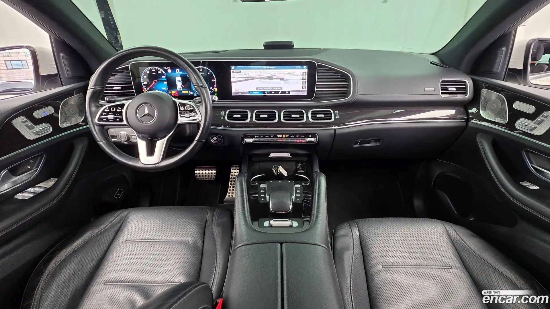 GLE-Class Mercedes-Benz 2021.4-INNER-007
