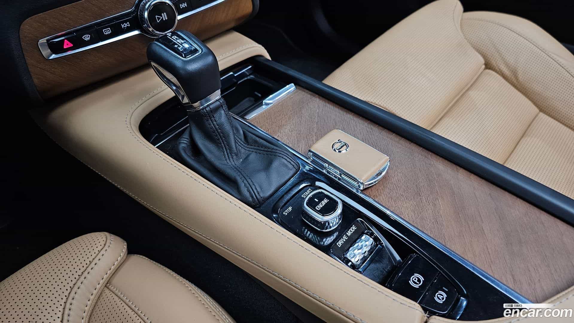 XC90 Volvo 2017.5-INNER-009