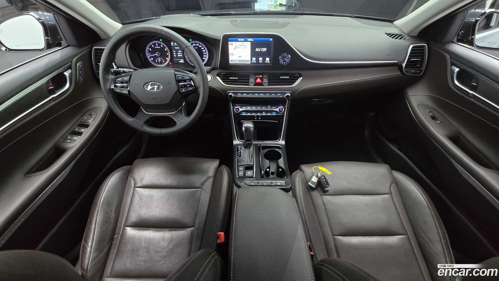 Grandeur Hyundai 2018.11-INNER-007