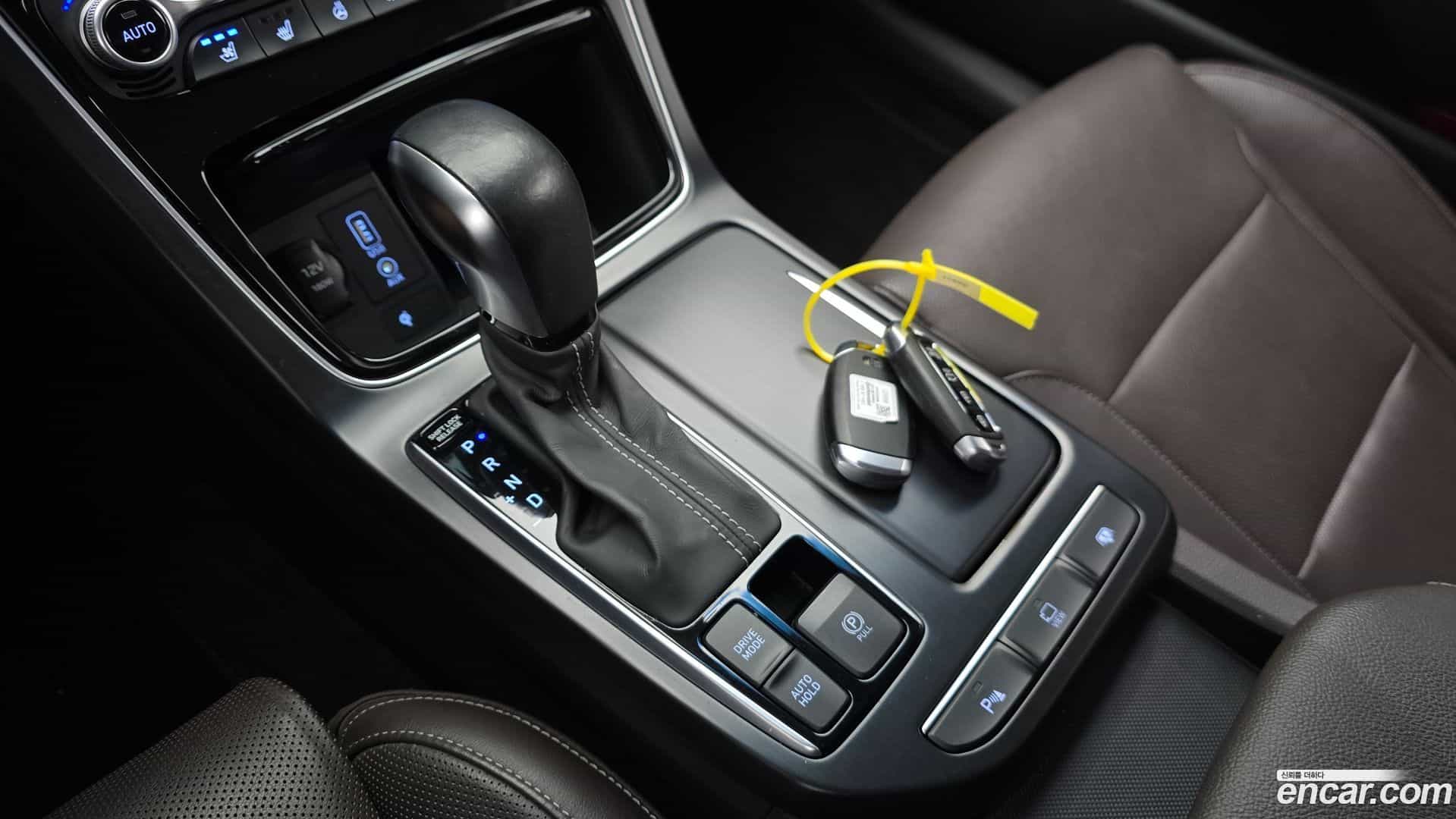 Grandeur Hyundai 2018.11-INNER-009