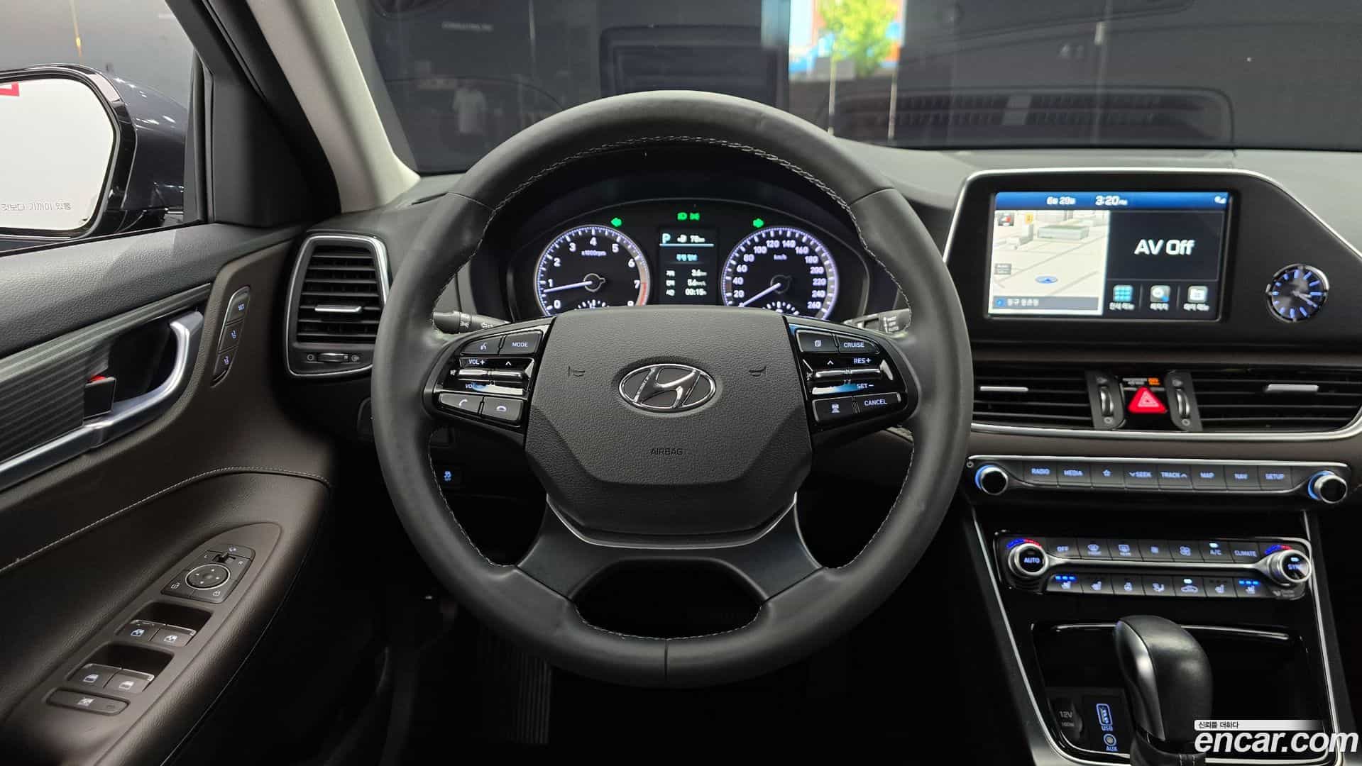 Grandeur Hyundai 2018.11-OPTION-016