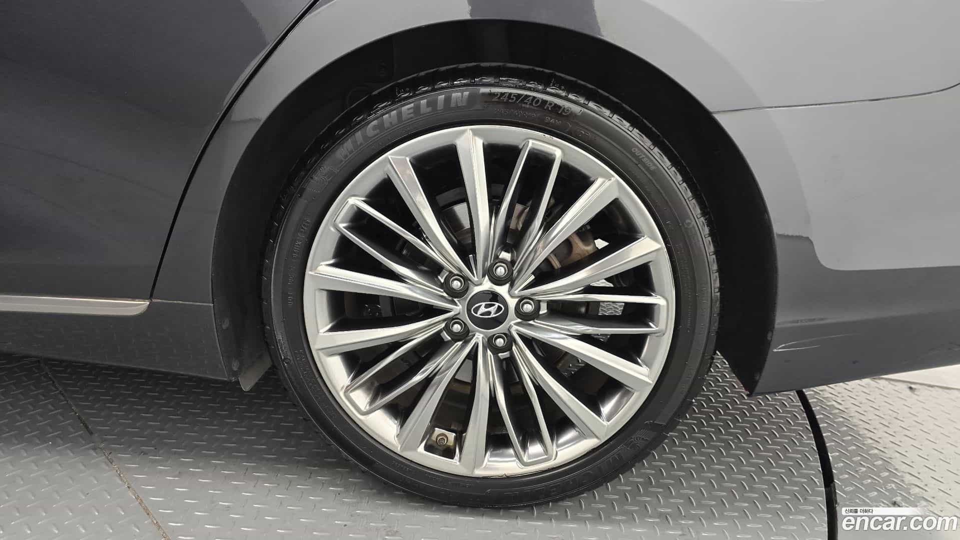 Grandeur Hyundai 2018.11-OUTER-031