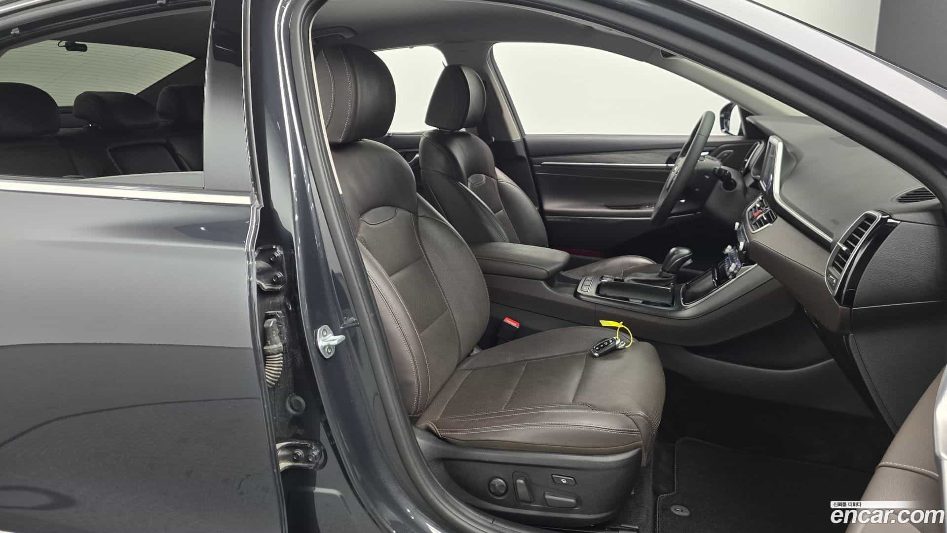 Grandeur Hyundai 2018.11-INNER-036