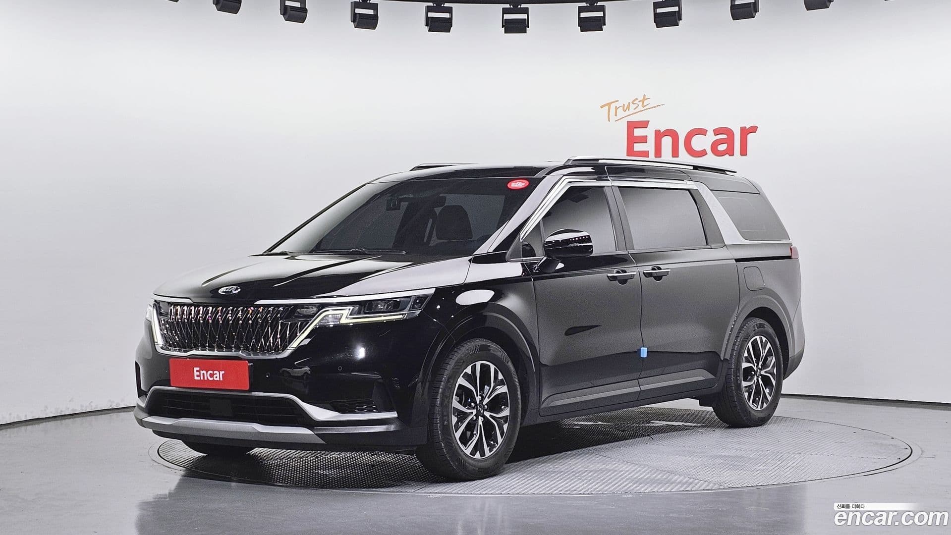 Main__Slider__Photo:Canival Kia 2021.5-0