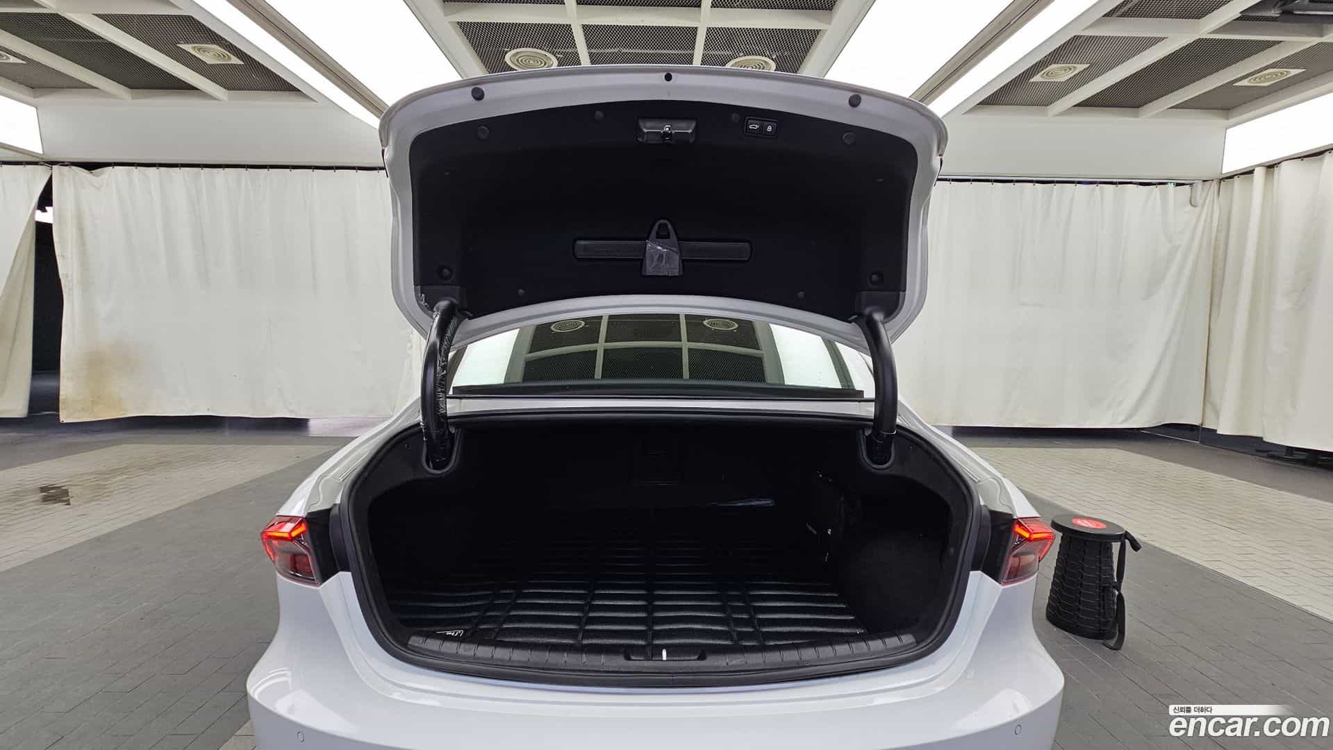 Grandeur Hyundai 2021.6-OPTION-024