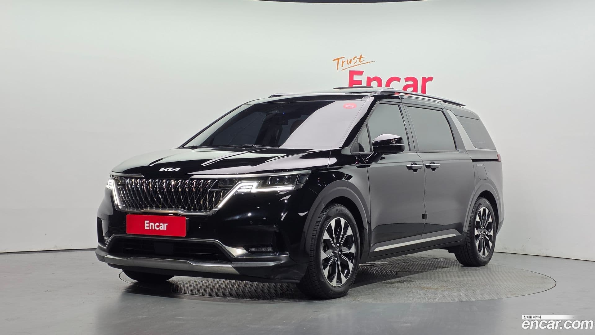Main__Slider__Photo:Canival Kia 2023.3-0