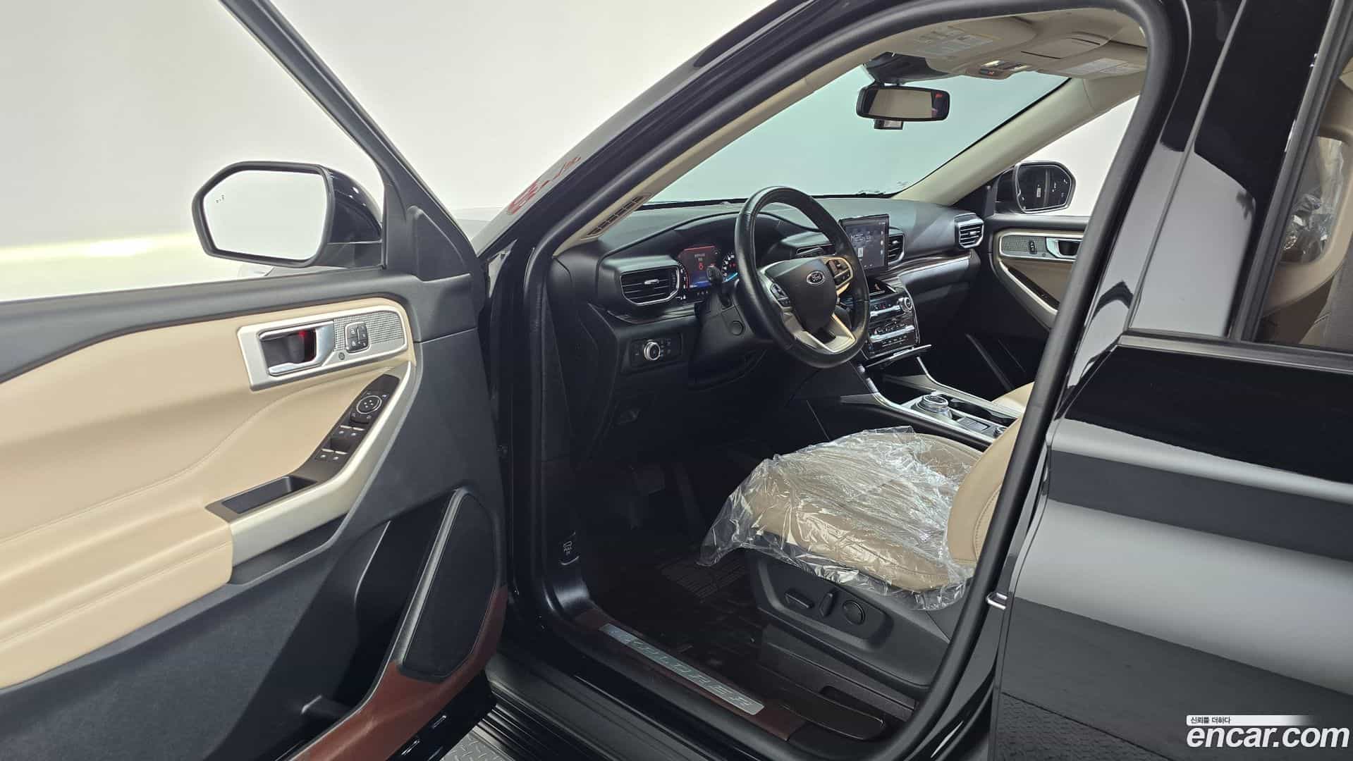 Explorer Ford 2022.10-INNER-010