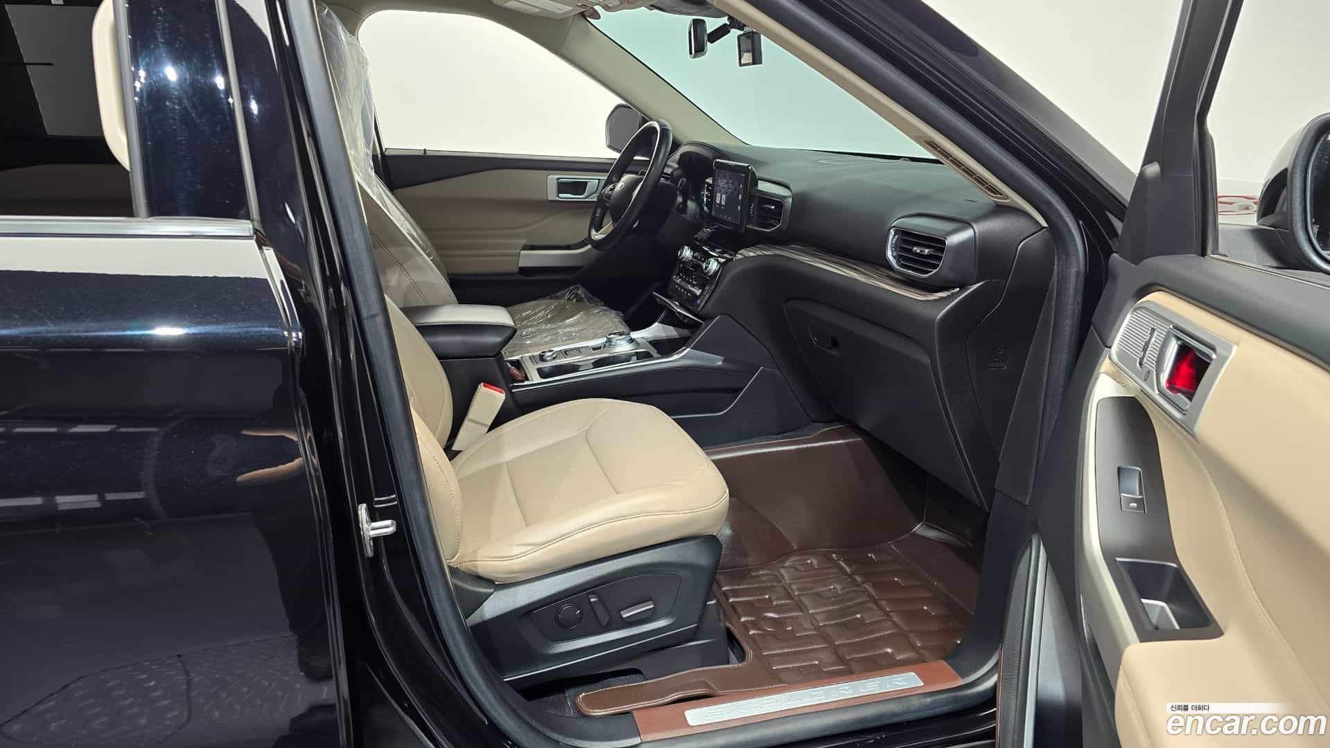 Explorer Ford 2022.10-INNER-036