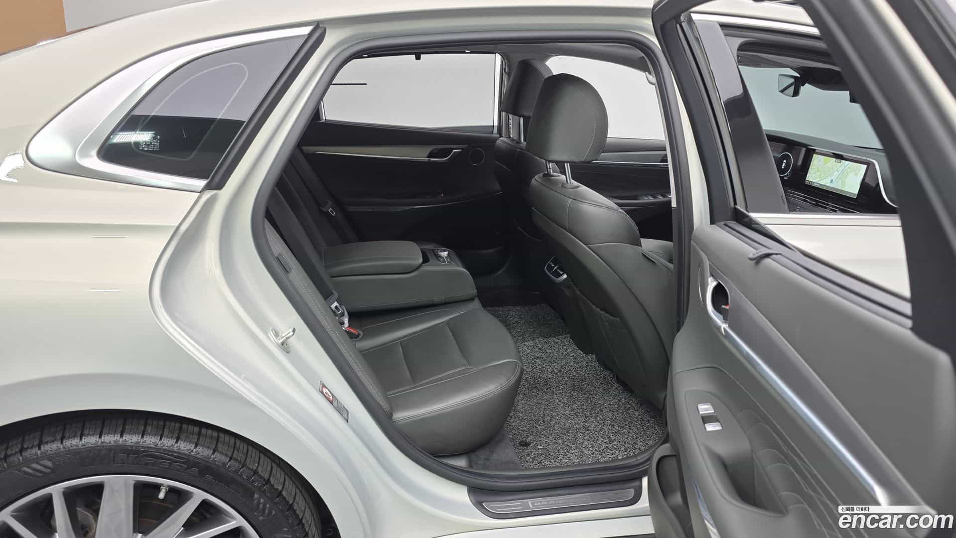 Grandeur Hyundai 2020.8-OPTION-015