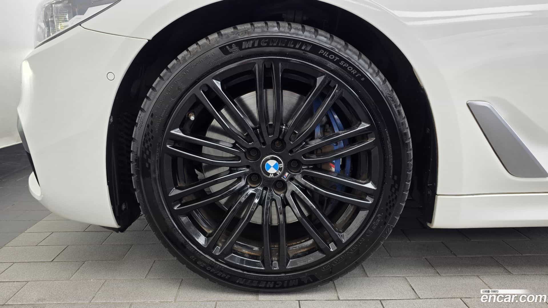 5-Series BMW 2018.4-OUTER-005