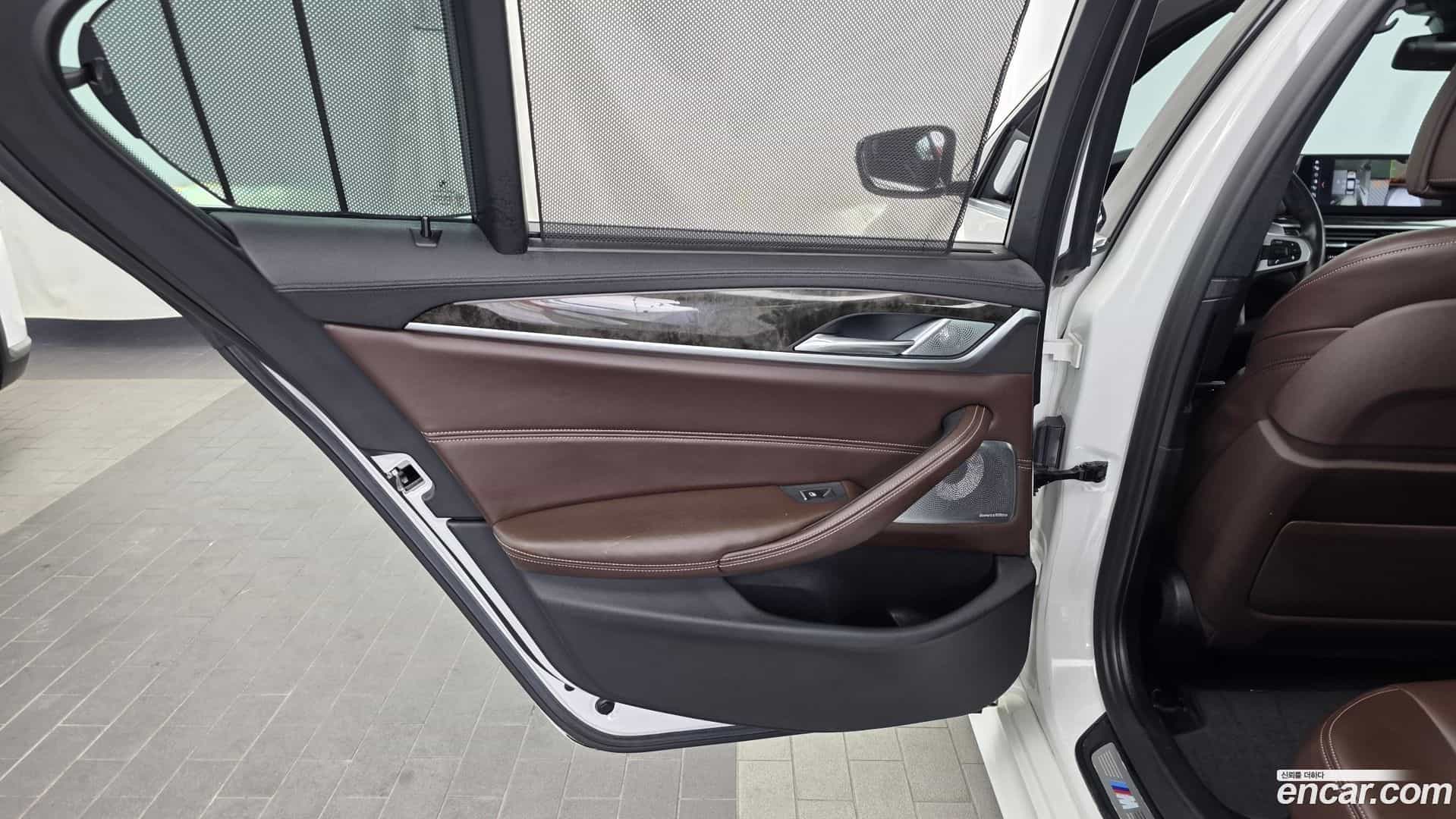 5-Series BMW 2018.4-INNER-035