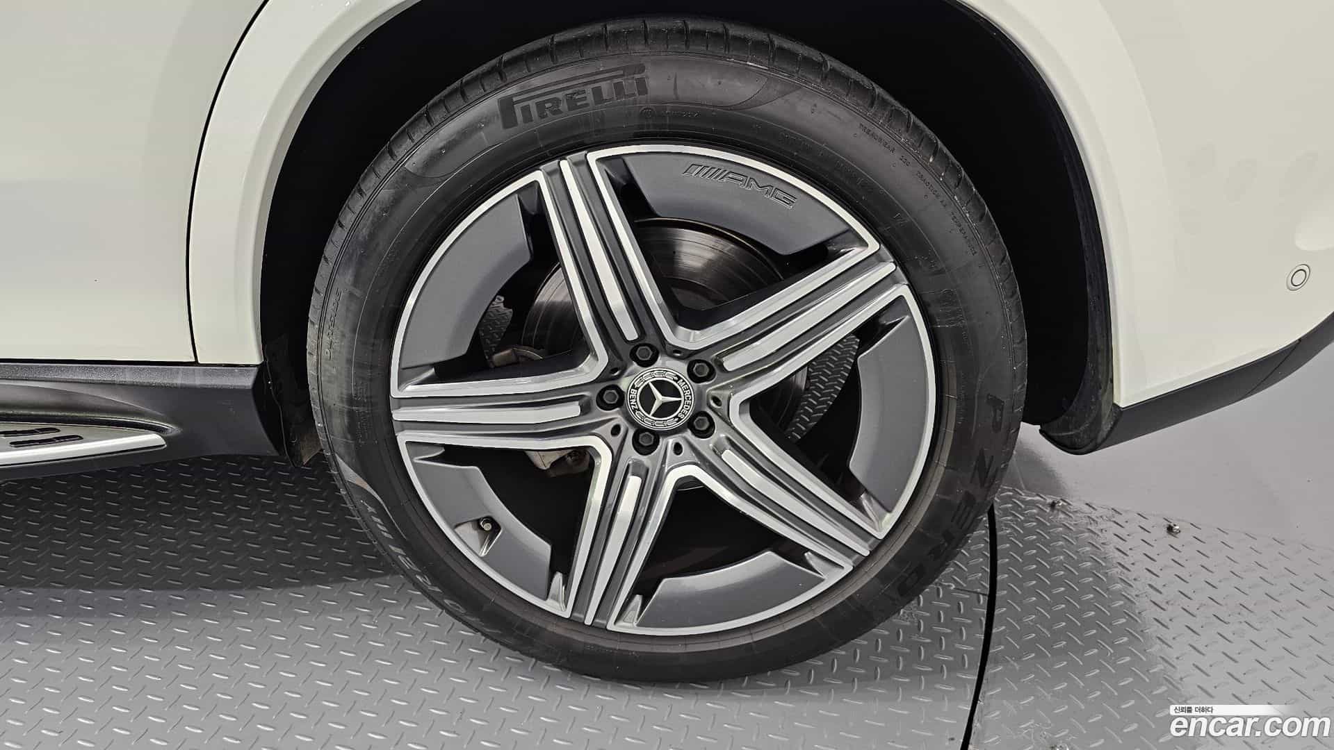 GLE-Class Mercedes-Benz 2023.11-OUTER-031