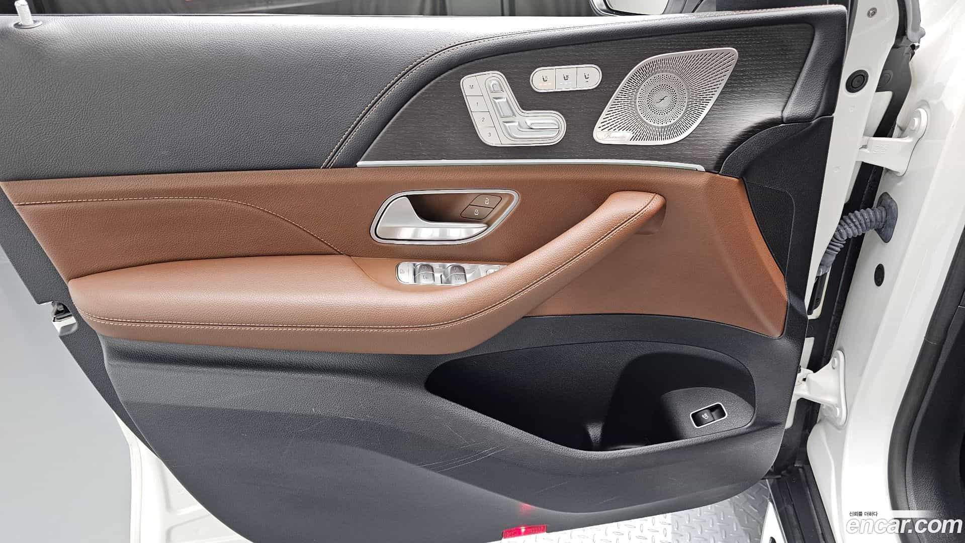GLE-Class Mercedes-Benz 2023.11-INNER-034