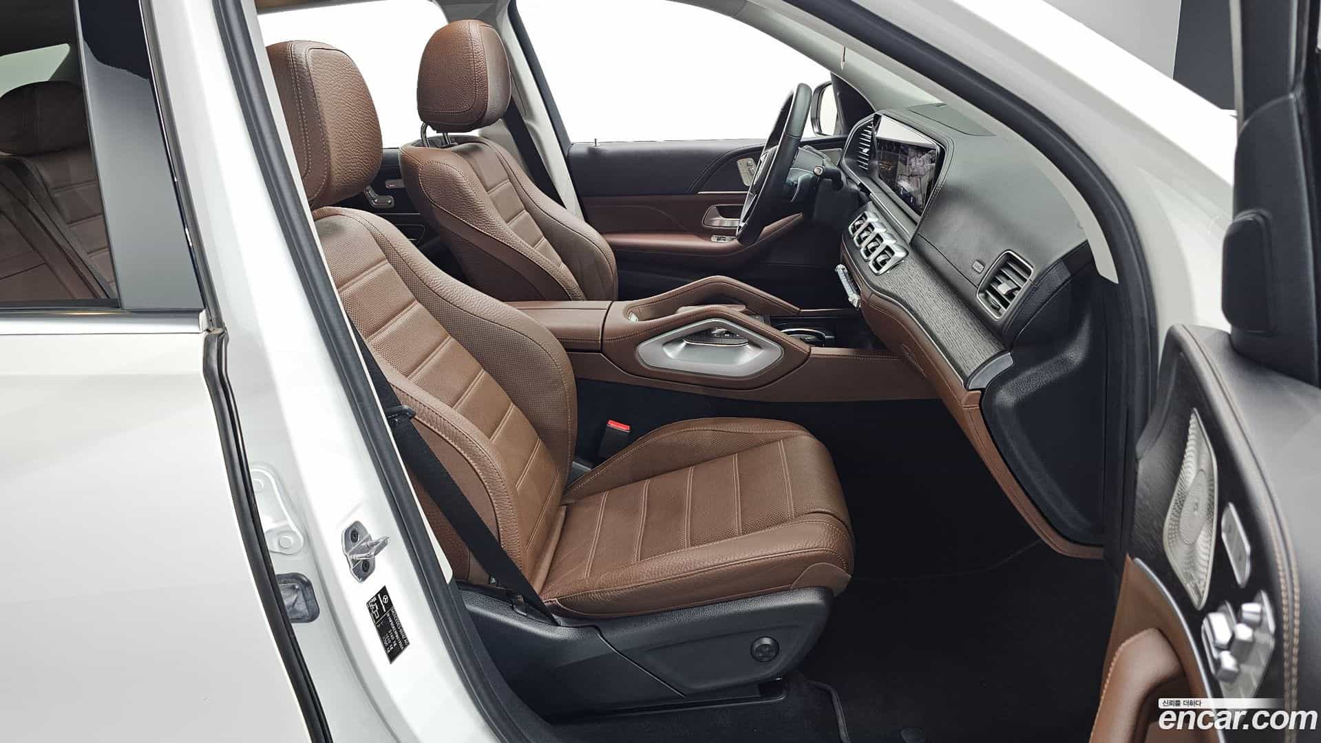 GLE-Class Mercedes-Benz 2023.11-INNER-036