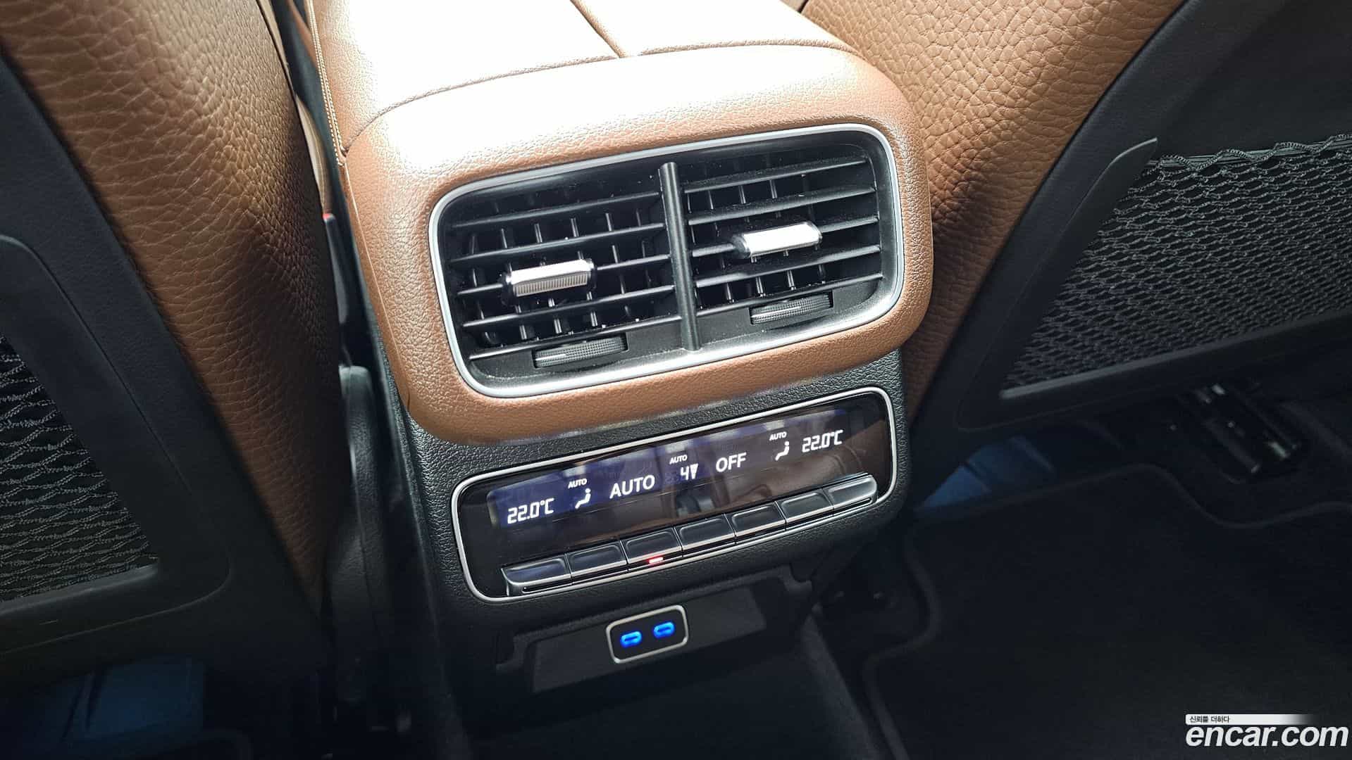 GLE-Class Mercedes-Benz 2023.11-OPTION-045