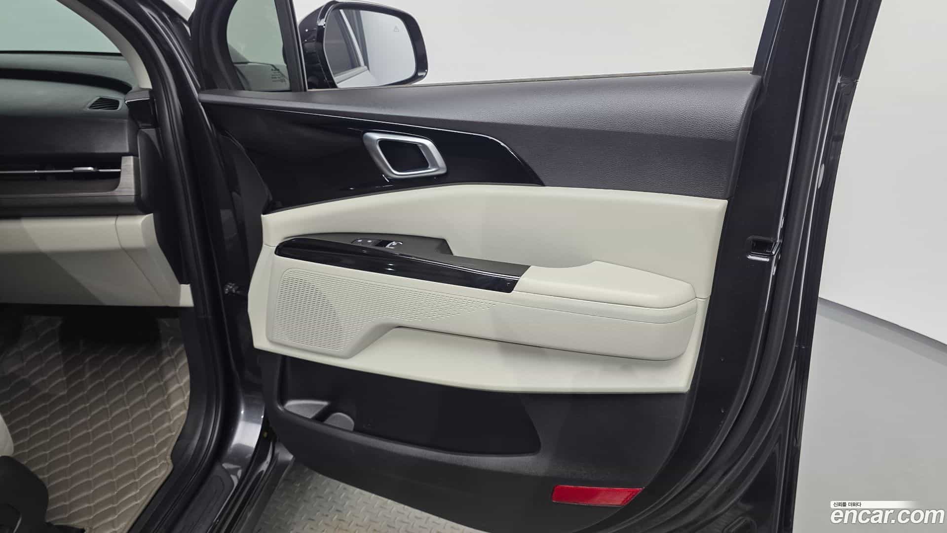 Canival Kia 2023.1-INNER-035