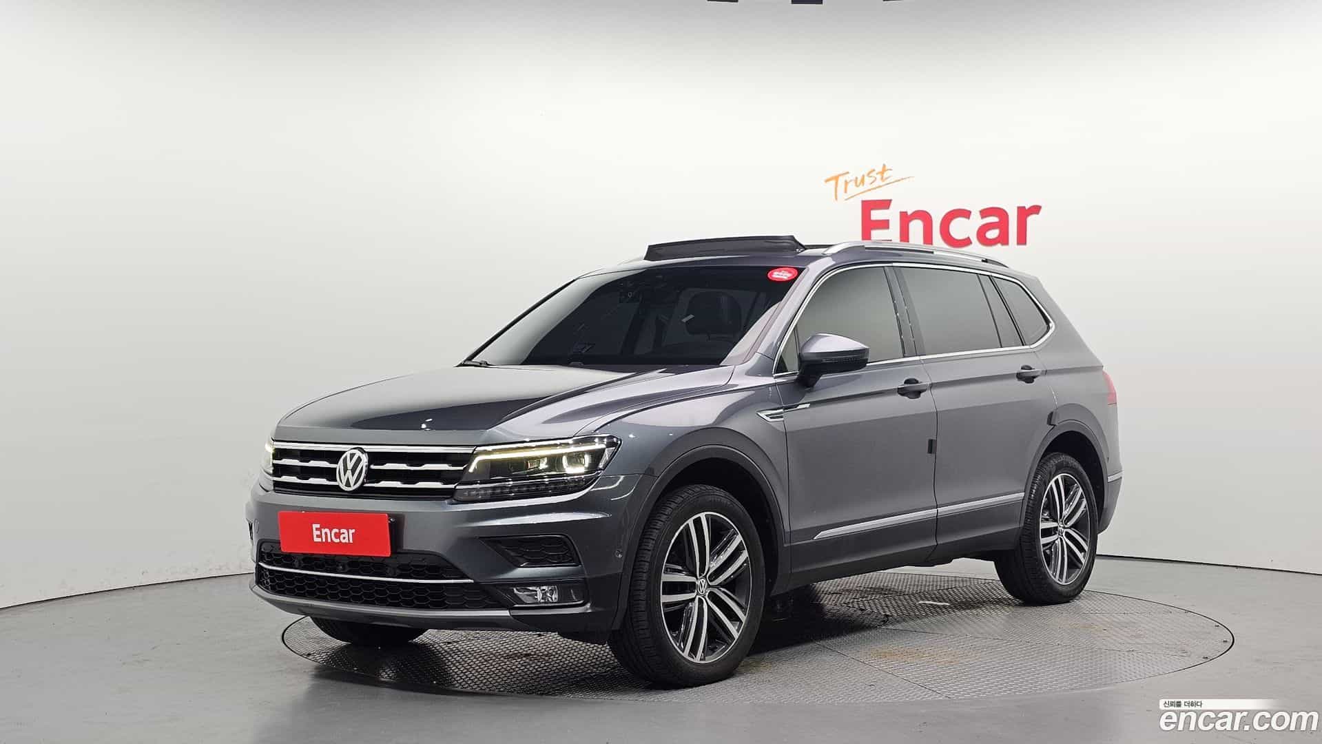 Tiguan Volkswagen 2020.11-OUTER-001
