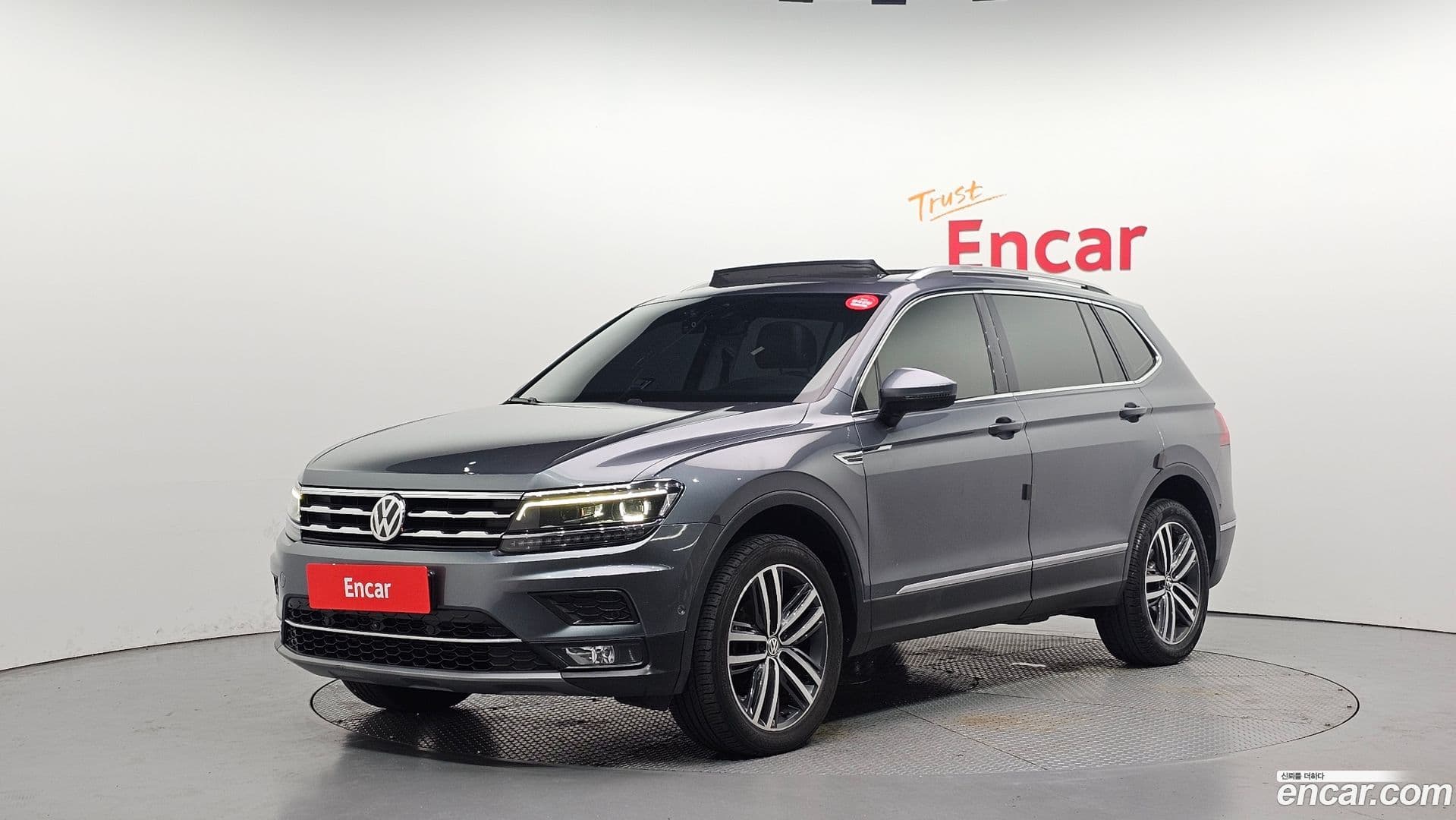 Main__Slider__Photo:Tiguan Volkswagen 2020.11-0