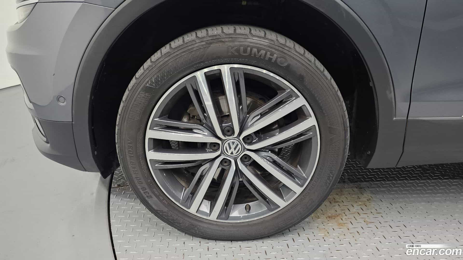 Tiguan Volkswagen 2020.11-OUTER-005