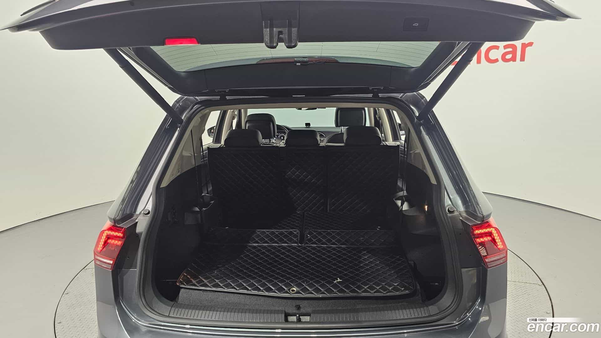 Tiguan Volkswagen 2020.11-OPTION-024