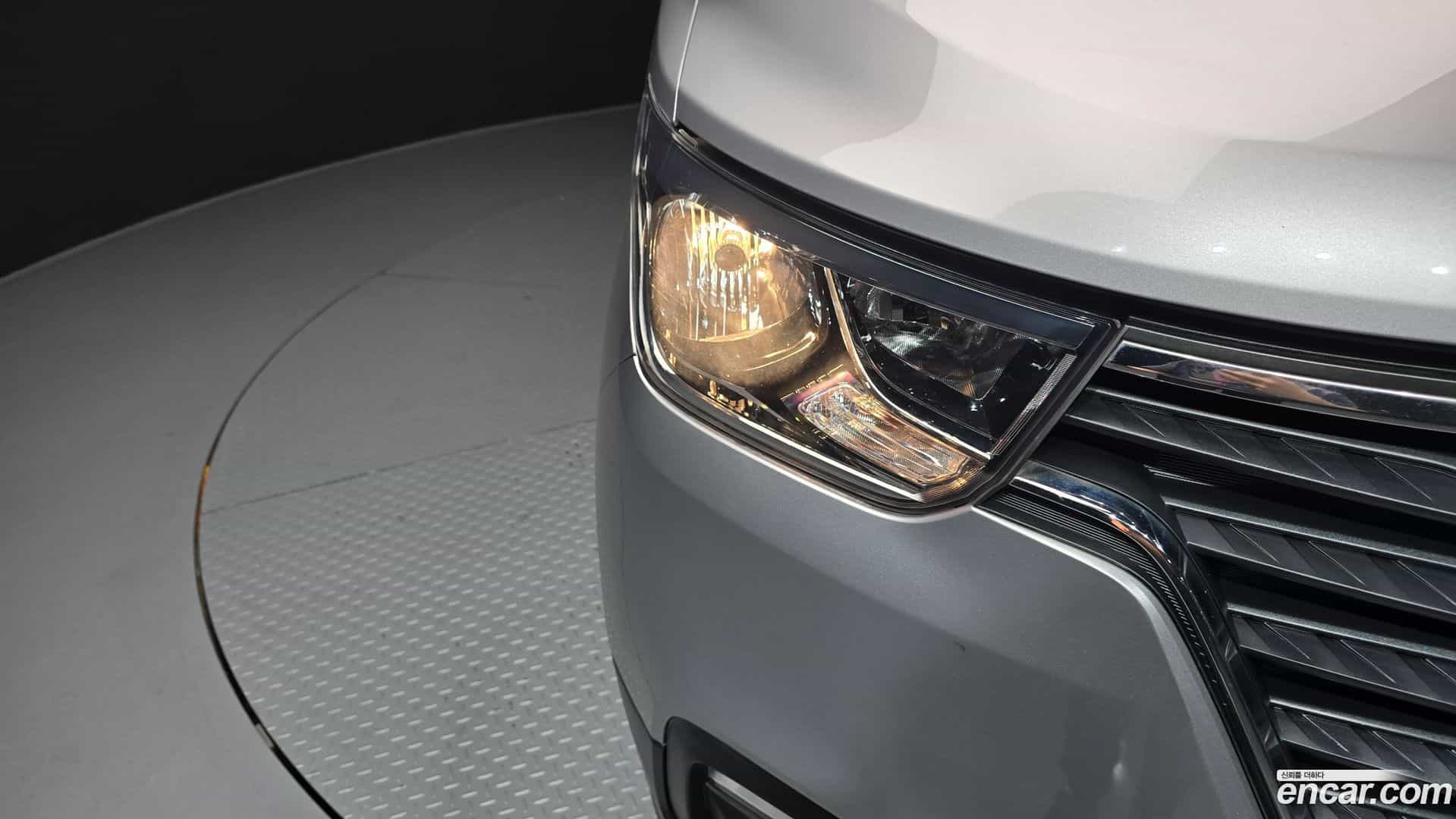 Starex Hyundai 2019.1-OUTER-032