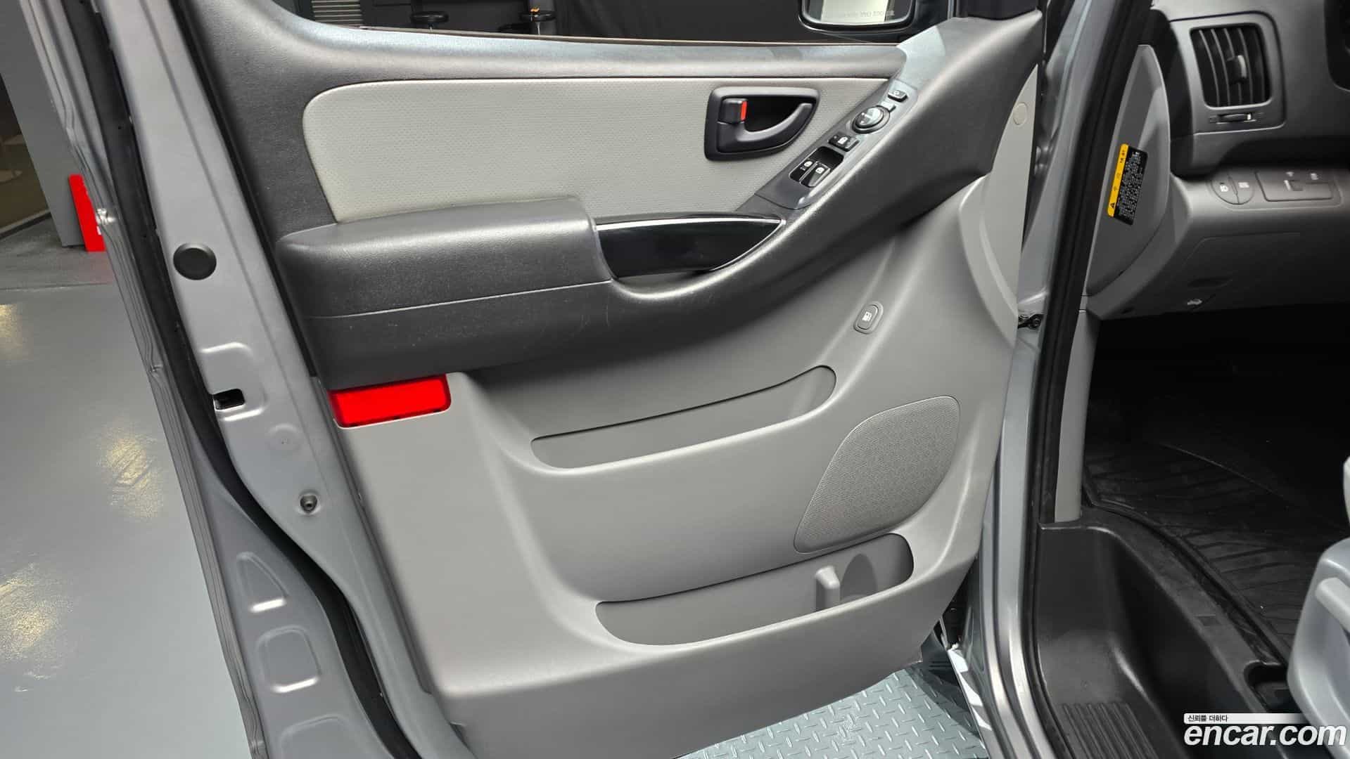 Starex Hyundai 2019.1-INNER-034