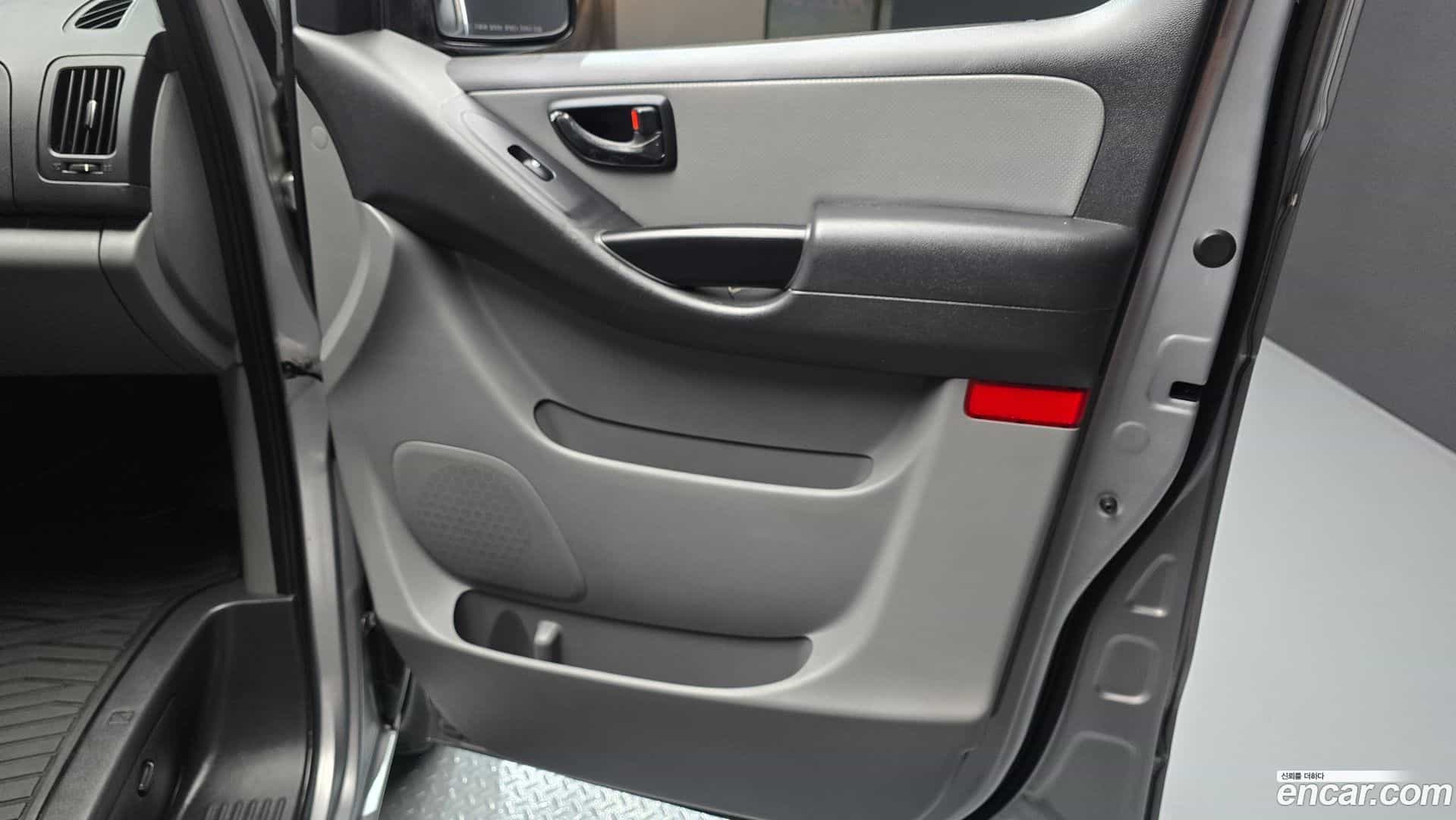 Starex Hyundai 2019.1-INNER-035