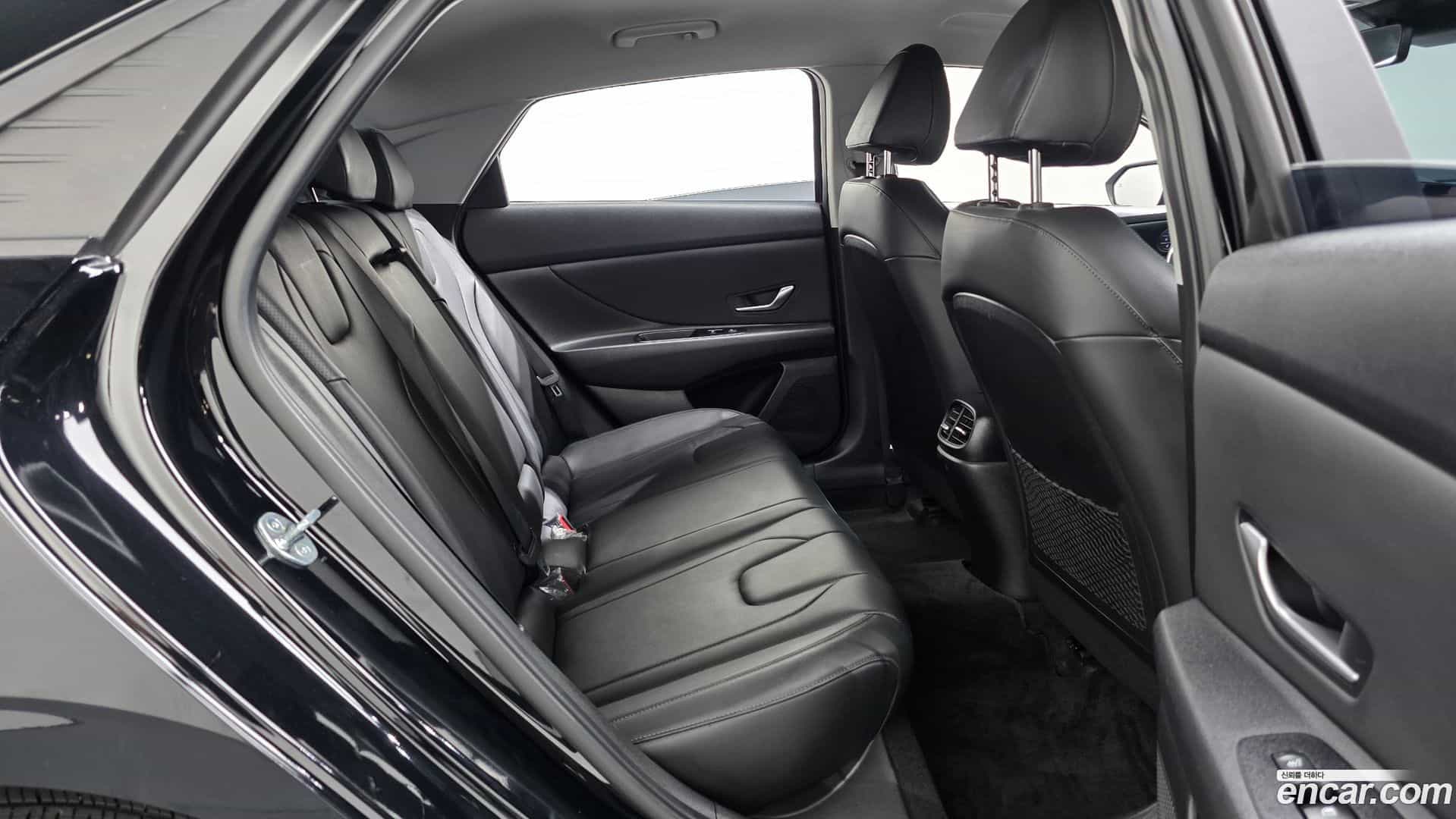 AVANTE Hyundai 2022.11-OPTION-015