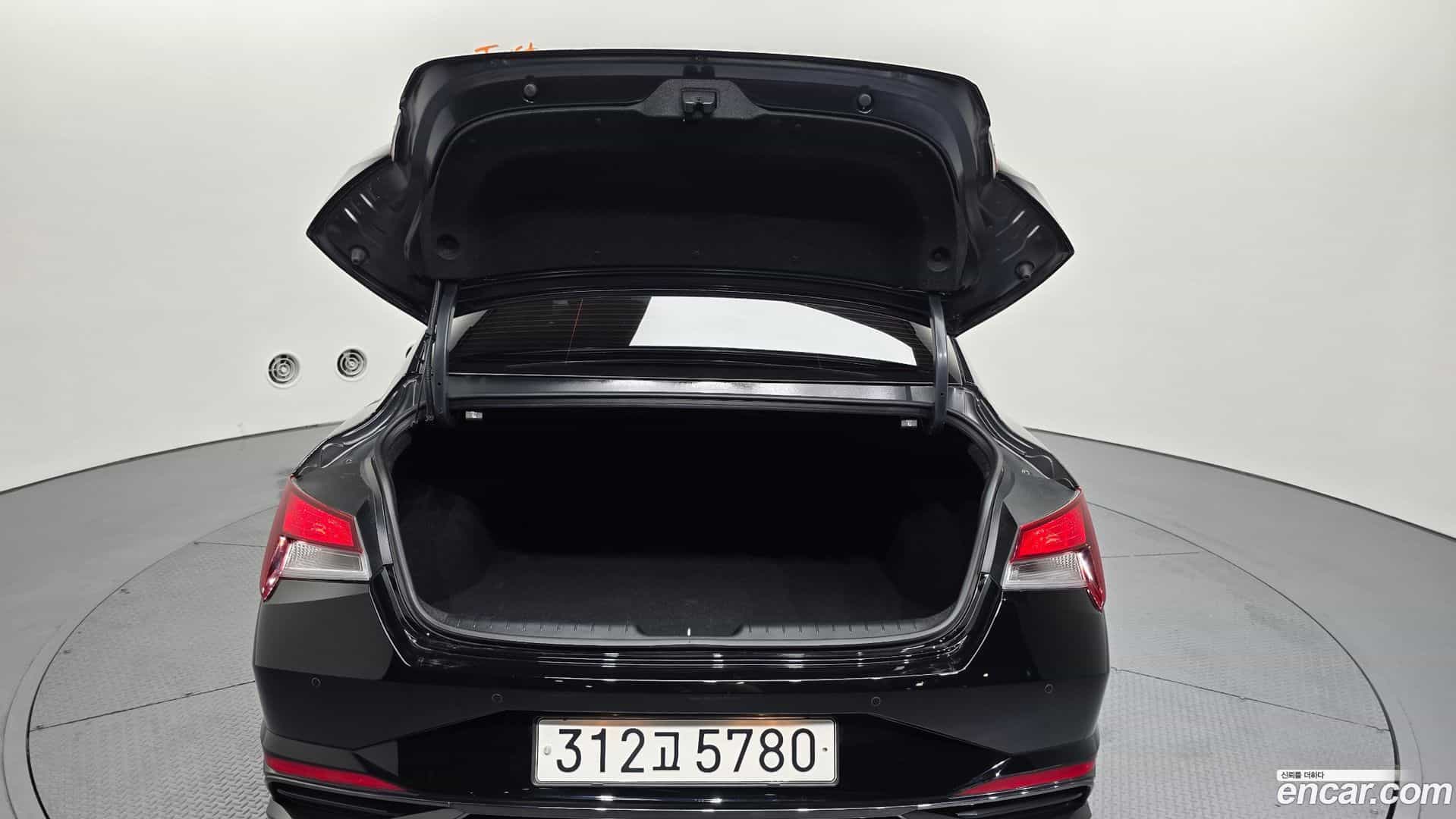 AVANTE Hyundai 2022.11-OPTION-024