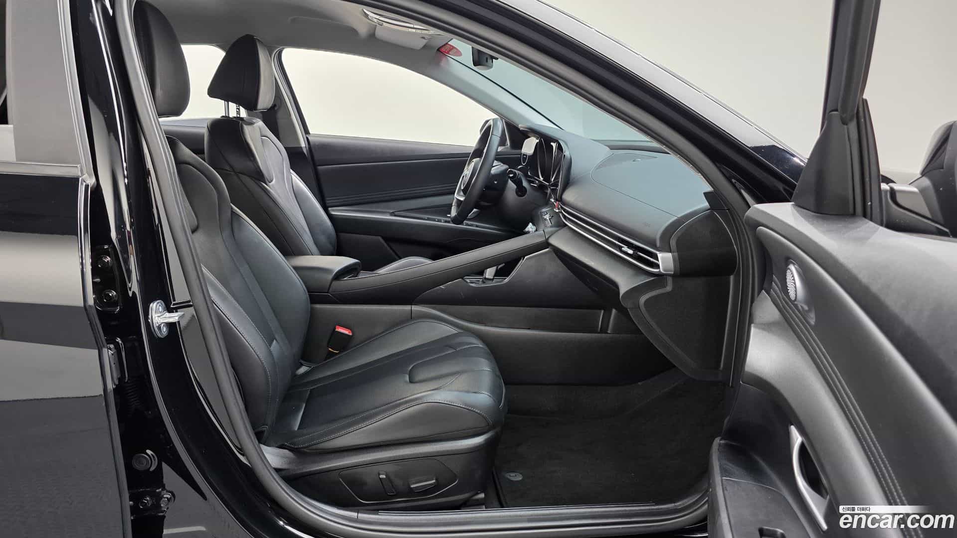 AVANTE Hyundai 2022.11-INNER-036