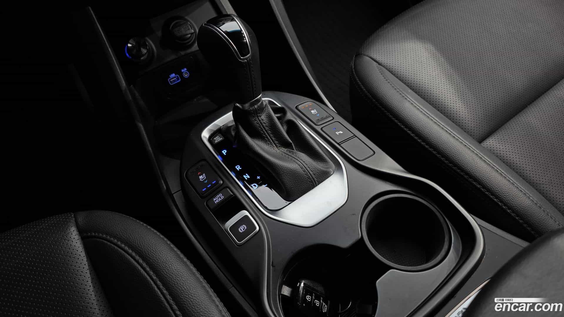 Santafe Hyundai 2017.10-INNER-009