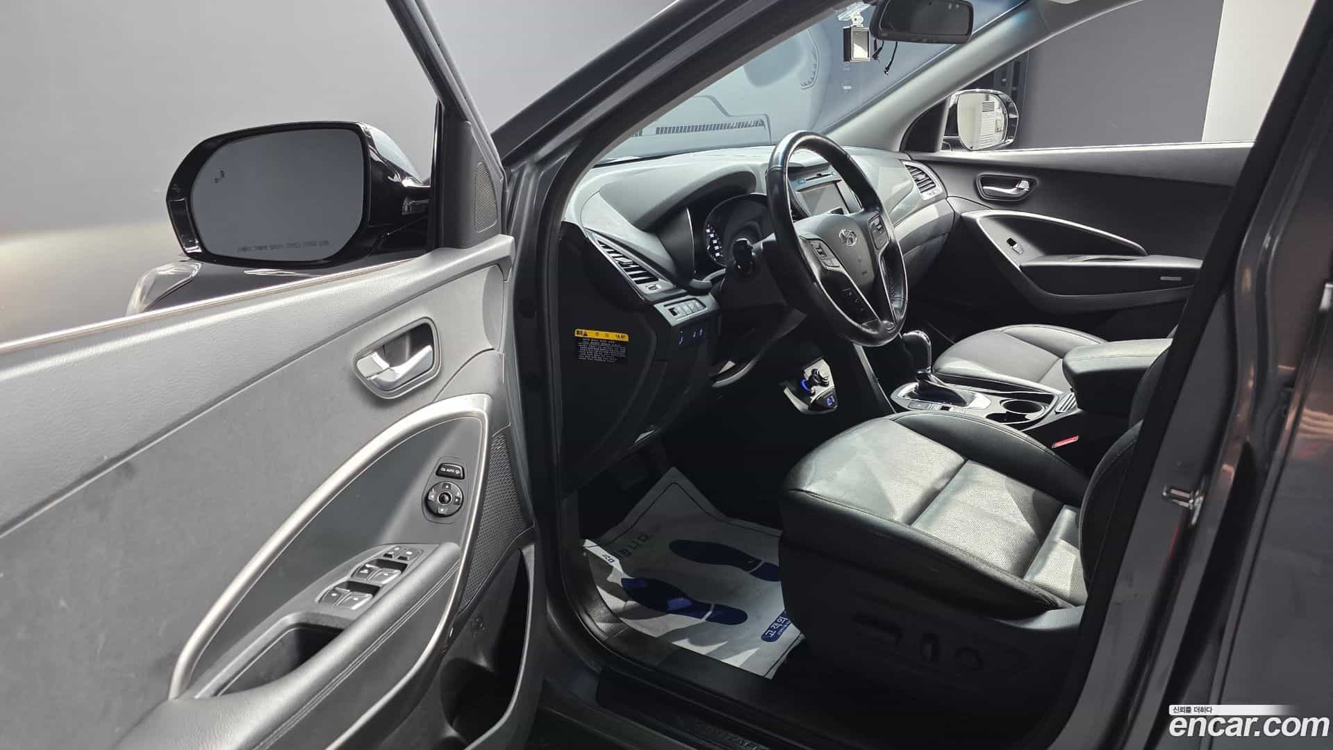 Santafe Hyundai 2017.10-INNER-010