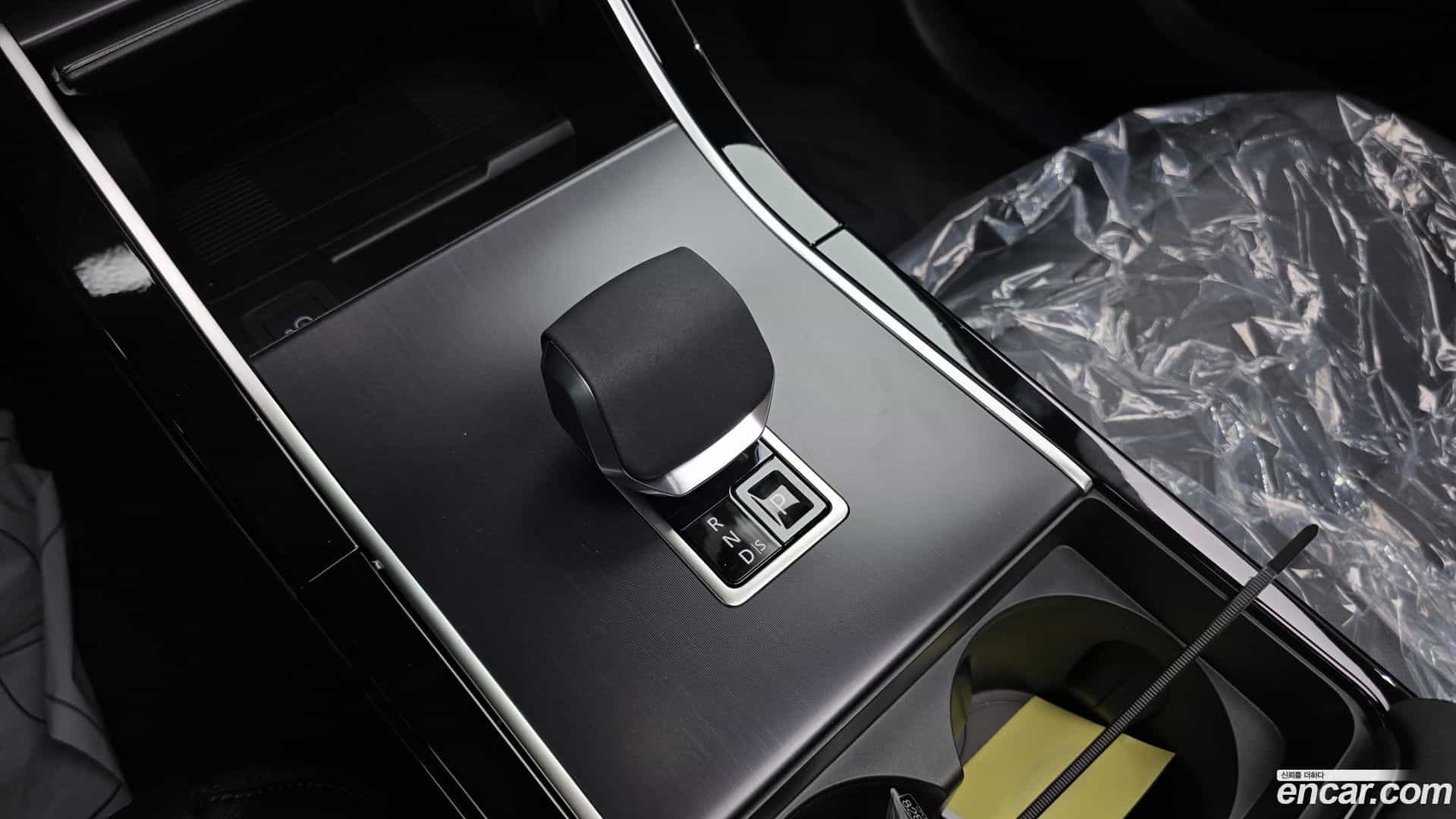 Range Rover Velar Land Rover 2026.2-INNER-009