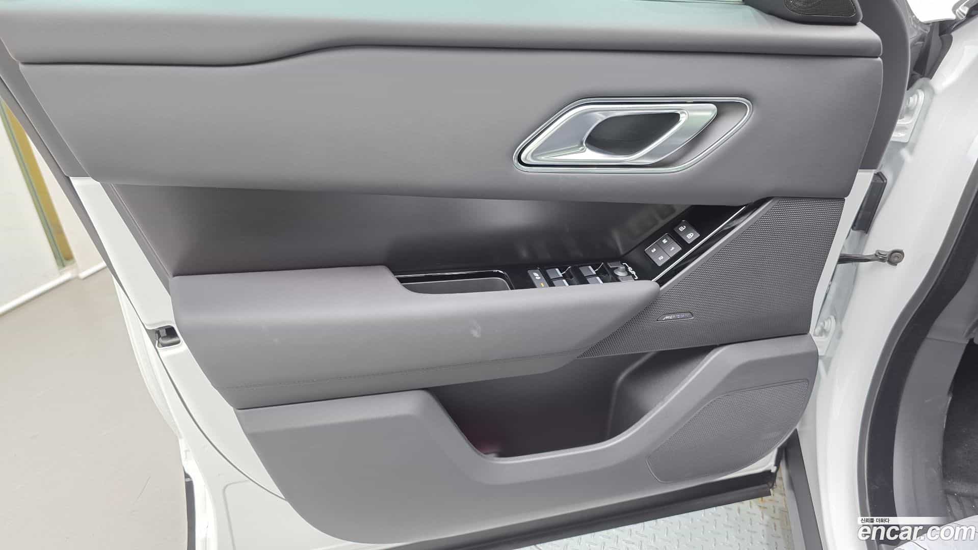 Range Rover Velar Land Rover 2026.2-INNER-034