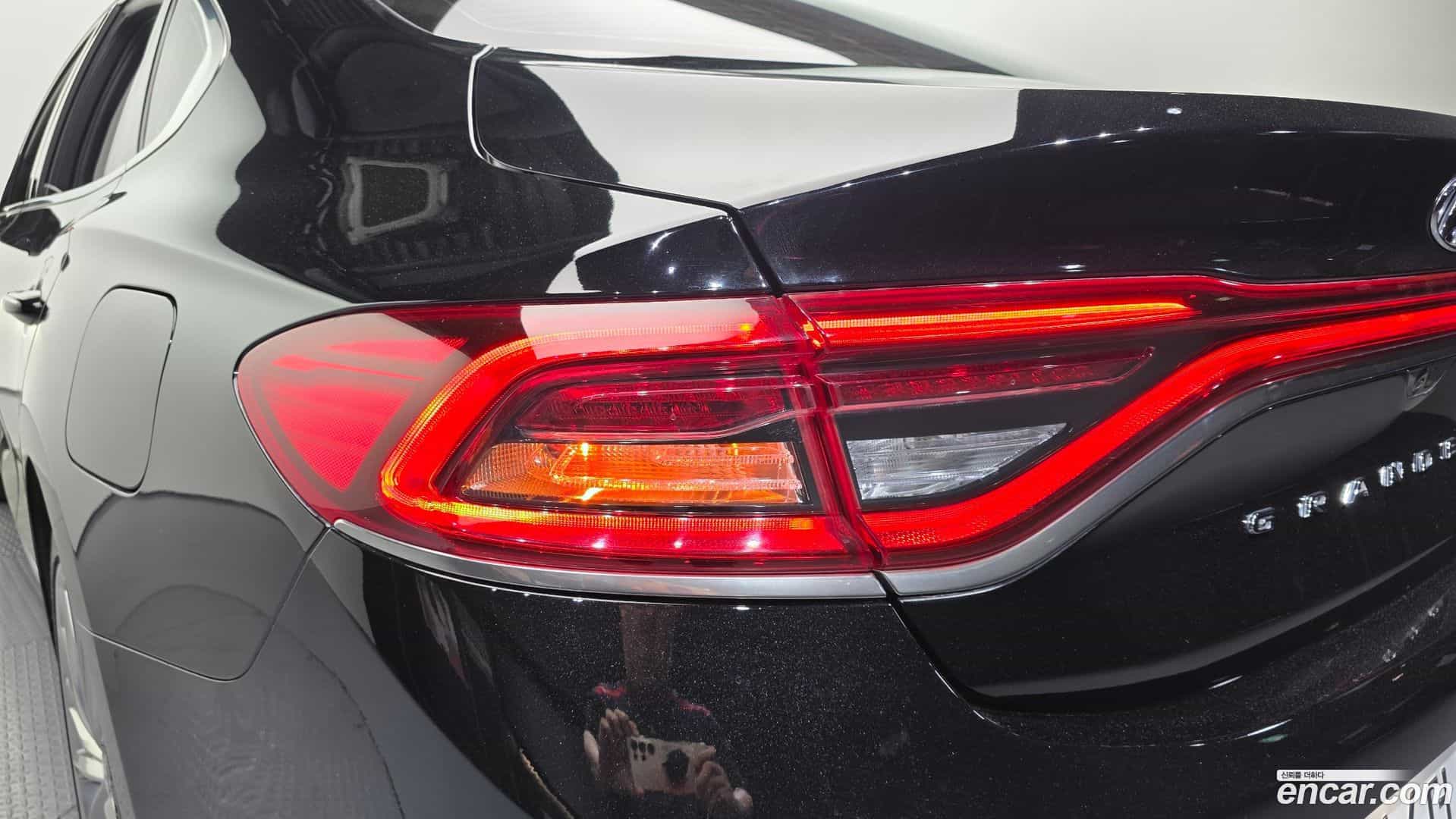 Grandeur Hyundai 2019.10-OUTER-033