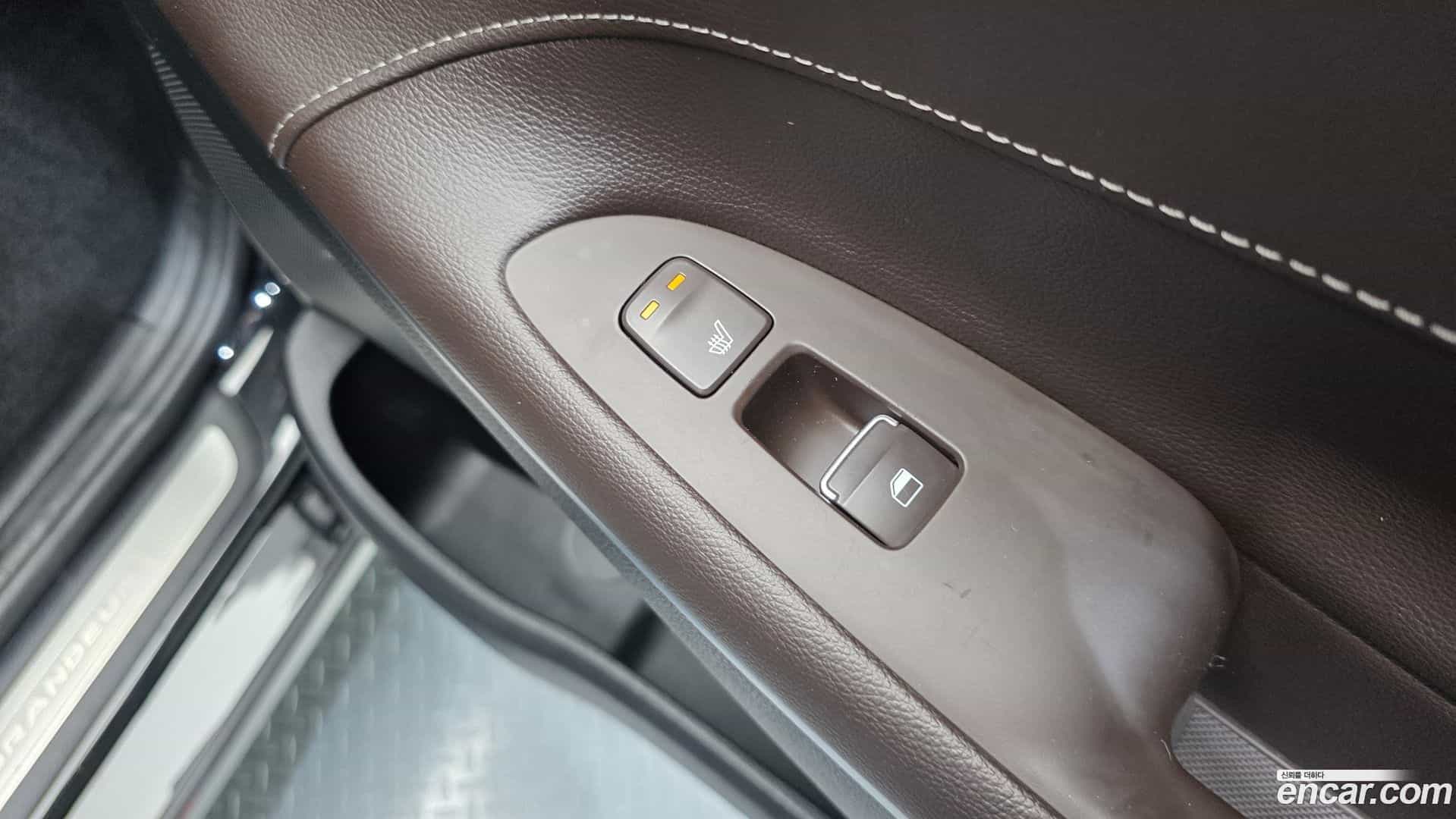 Grandeur Hyundai 2019.10-OPTION-048