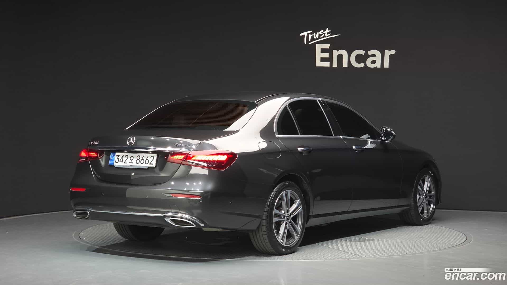 E-Class Mercedes-Benz 2022.4-OUTER-002