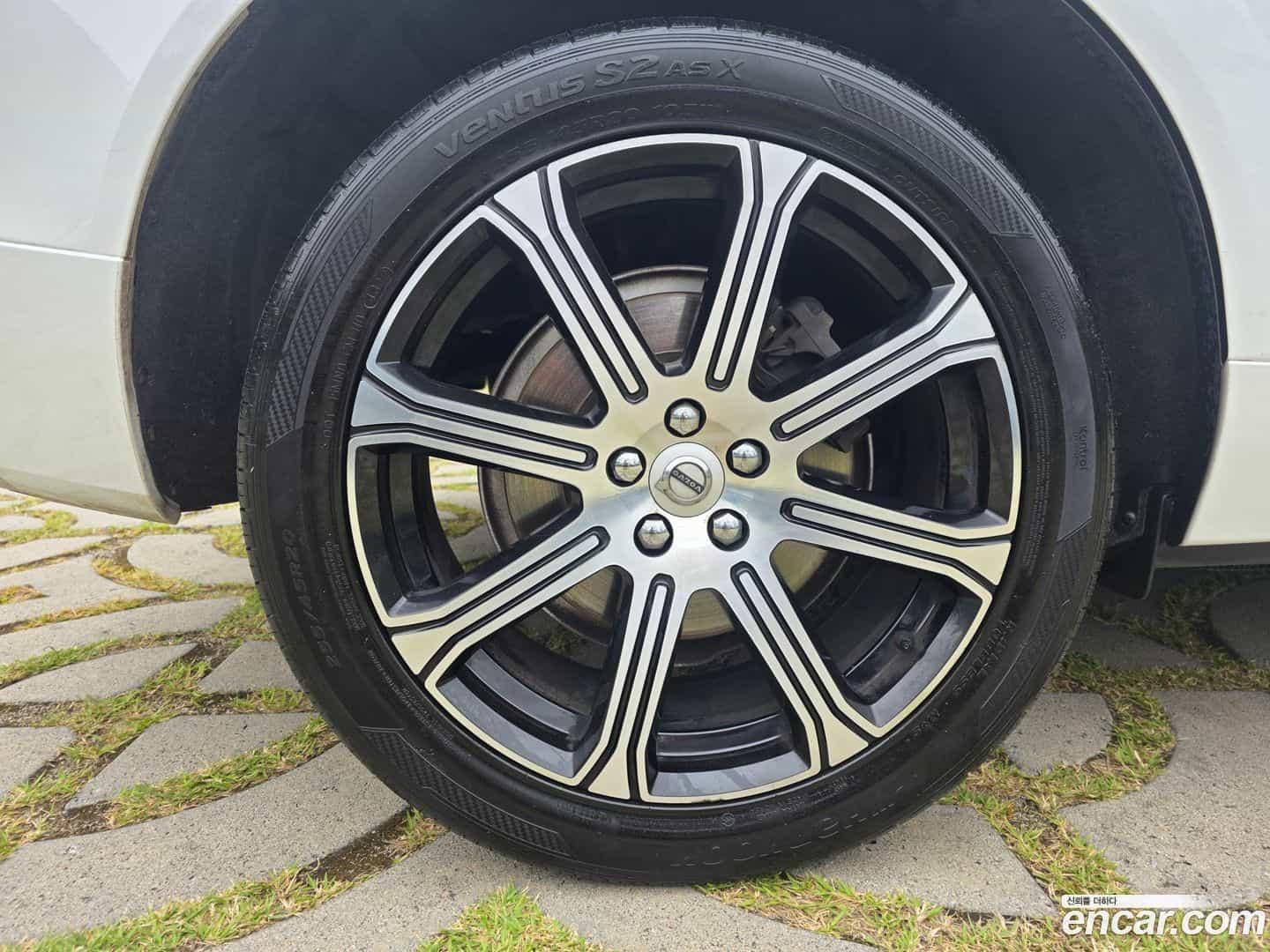 XC60 Volvo 2020.4-OUTER-005